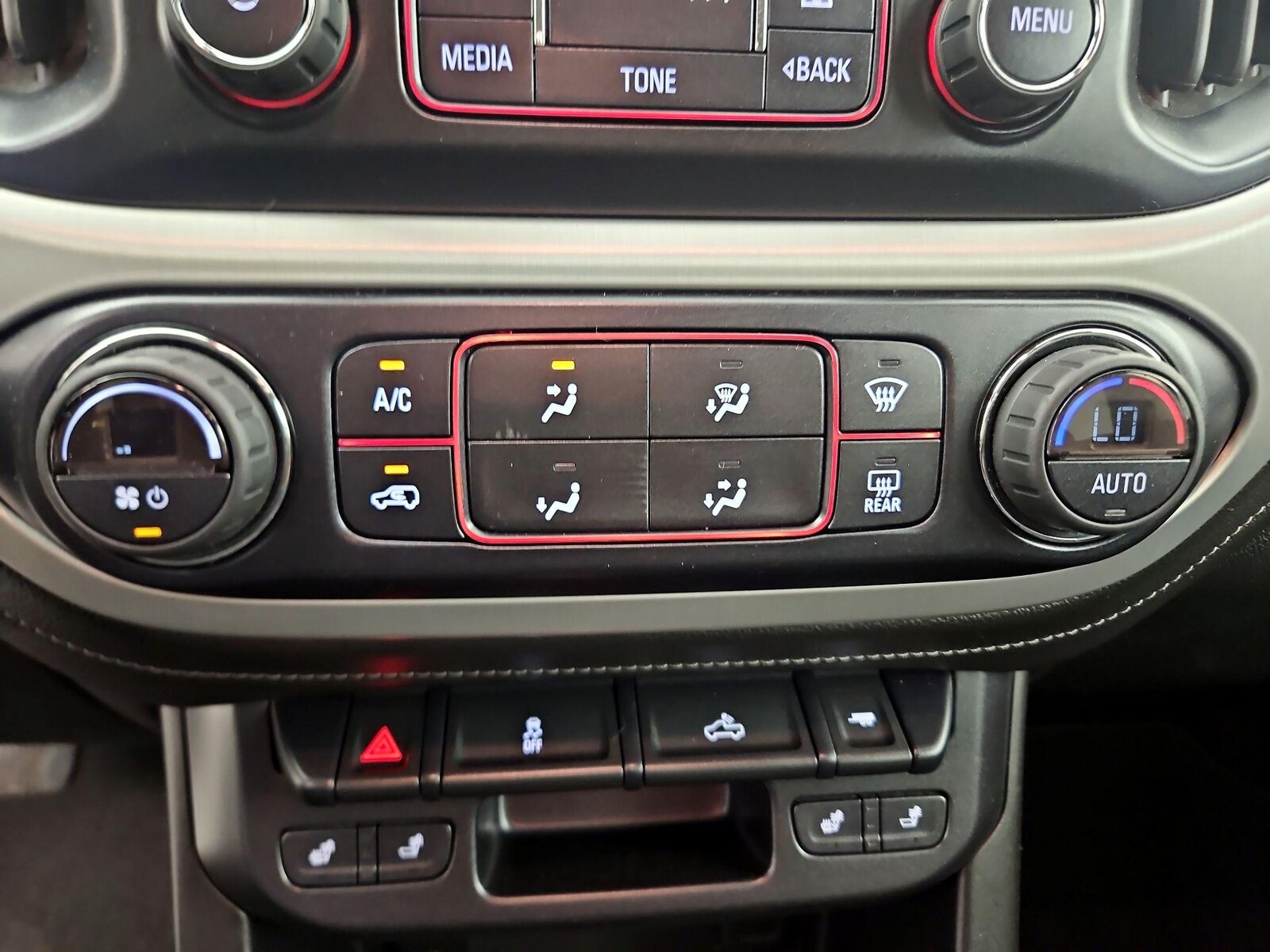 2015 GMC Canyon SLT - Photo 17