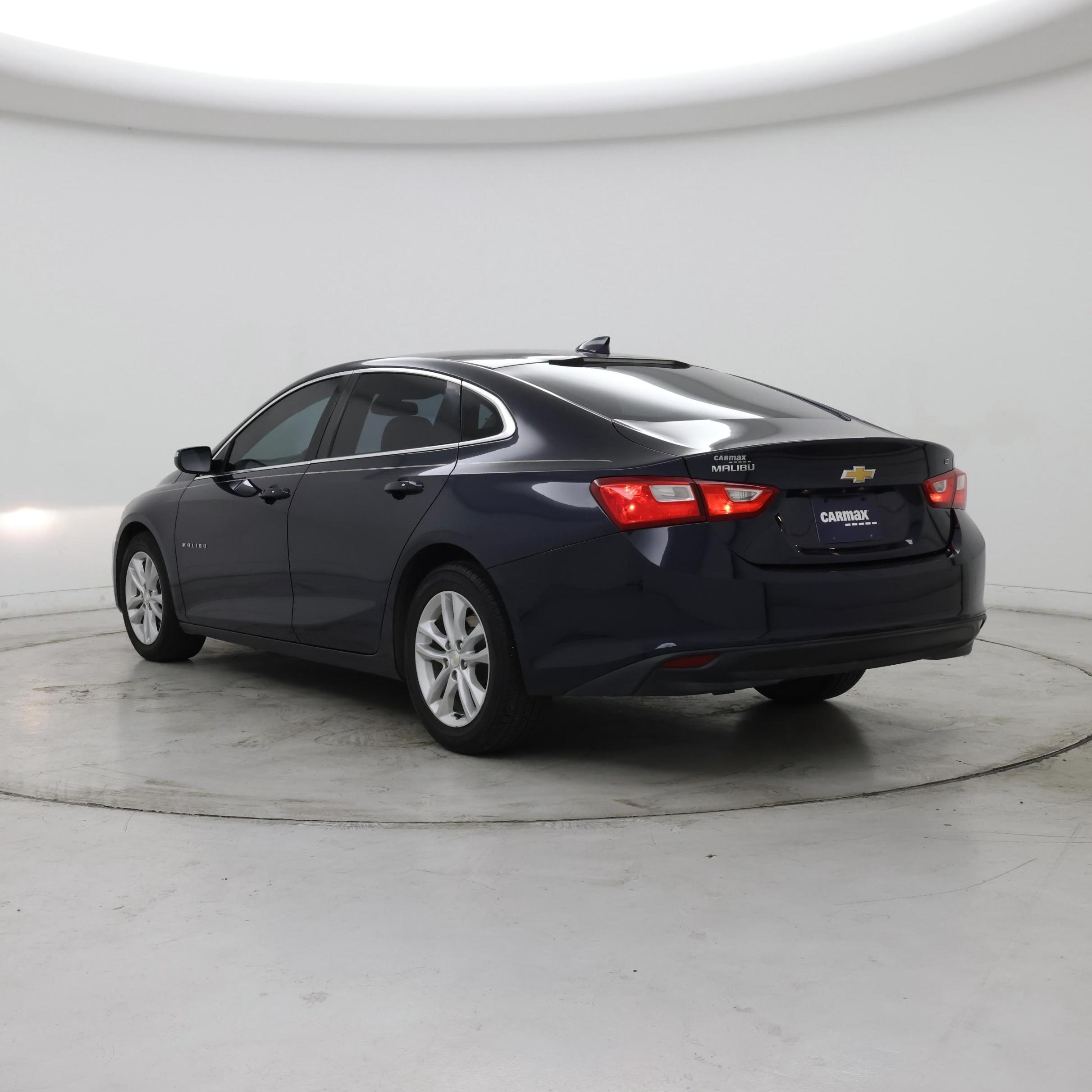 Thumbnail: 2018 Chevrolet Malibu - 2