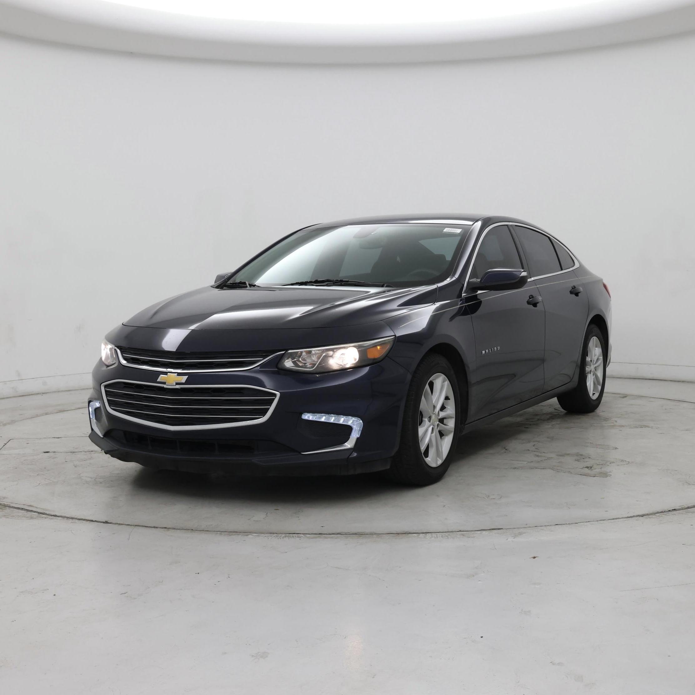 Thumbnail: 2018 Chevrolet Malibu - 4
