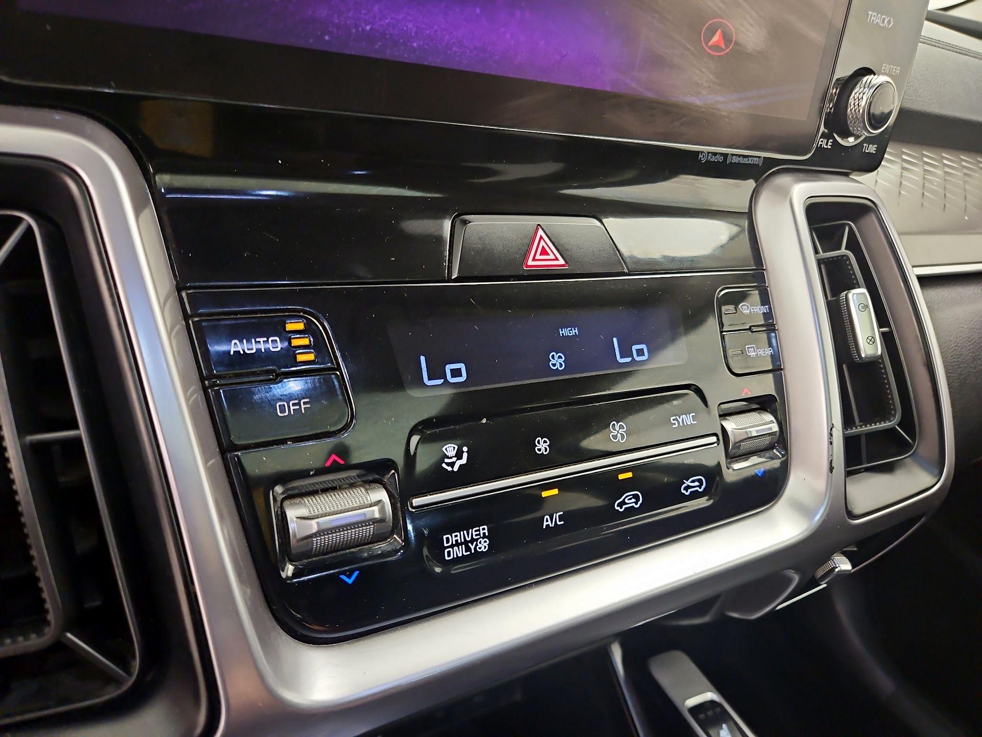 Thumbnail: 2023 Kia Sorento - 17