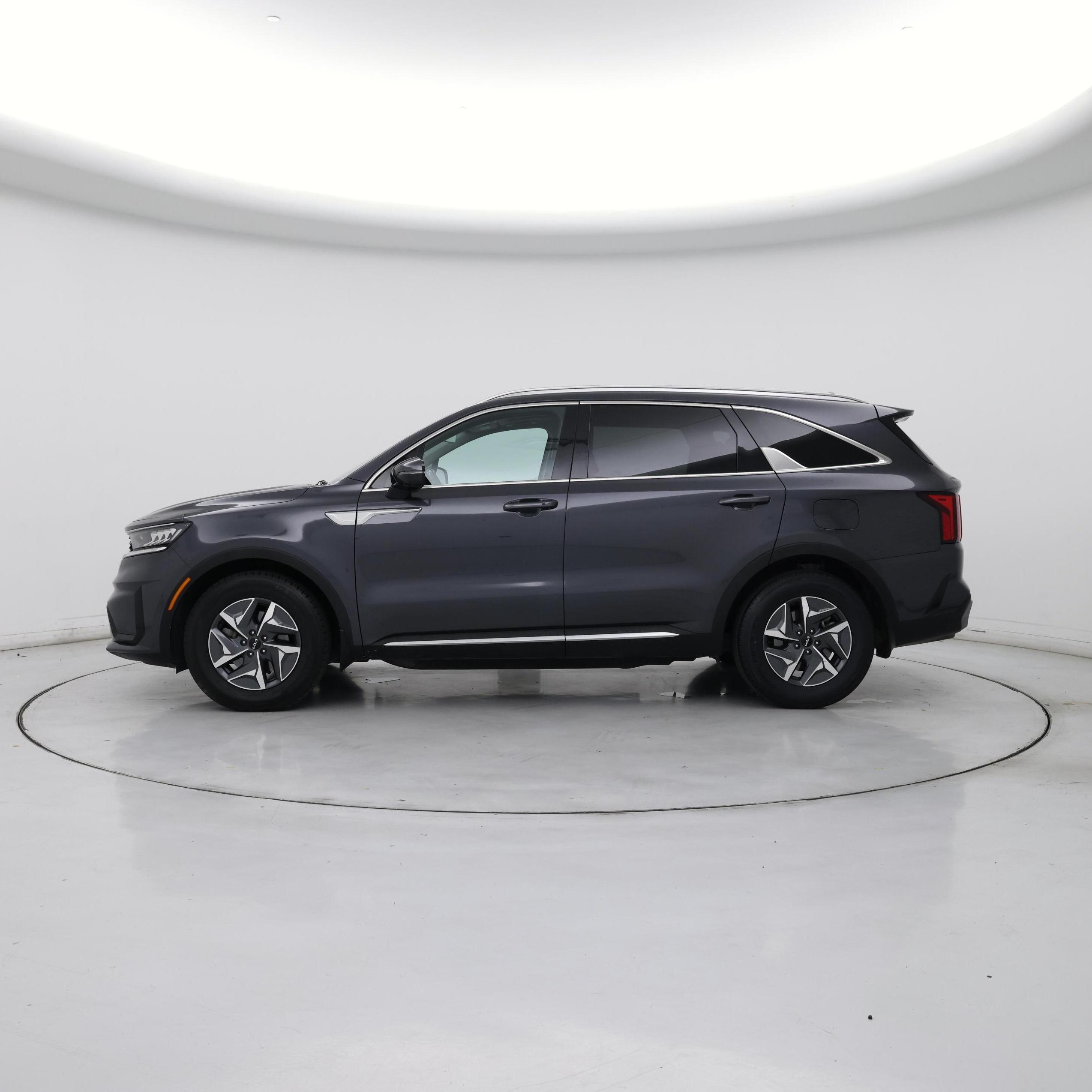 Thumbnail: 2023 Kia Sorento - 3