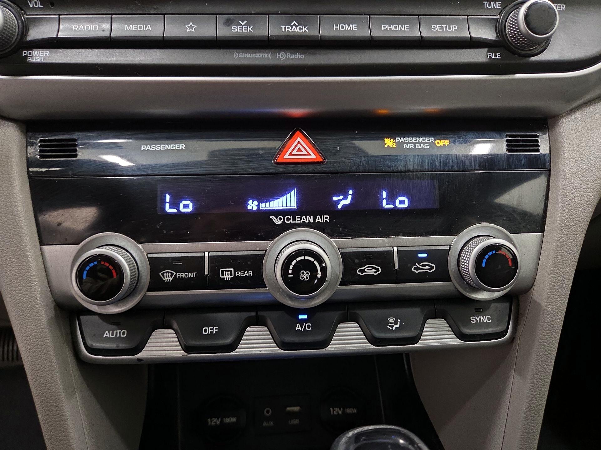 Thumbnail: 2020 Hyundai Elantra - 16