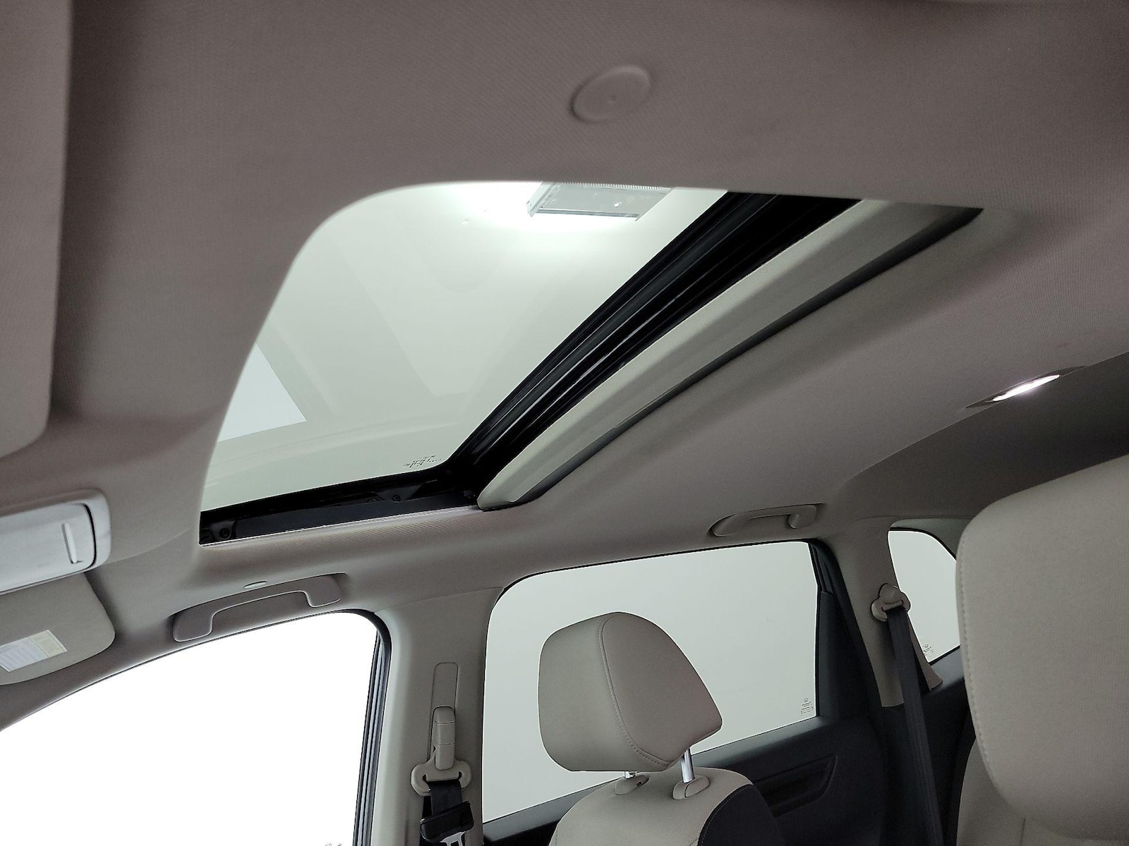 Sunroof(s) & Overhead Airbags