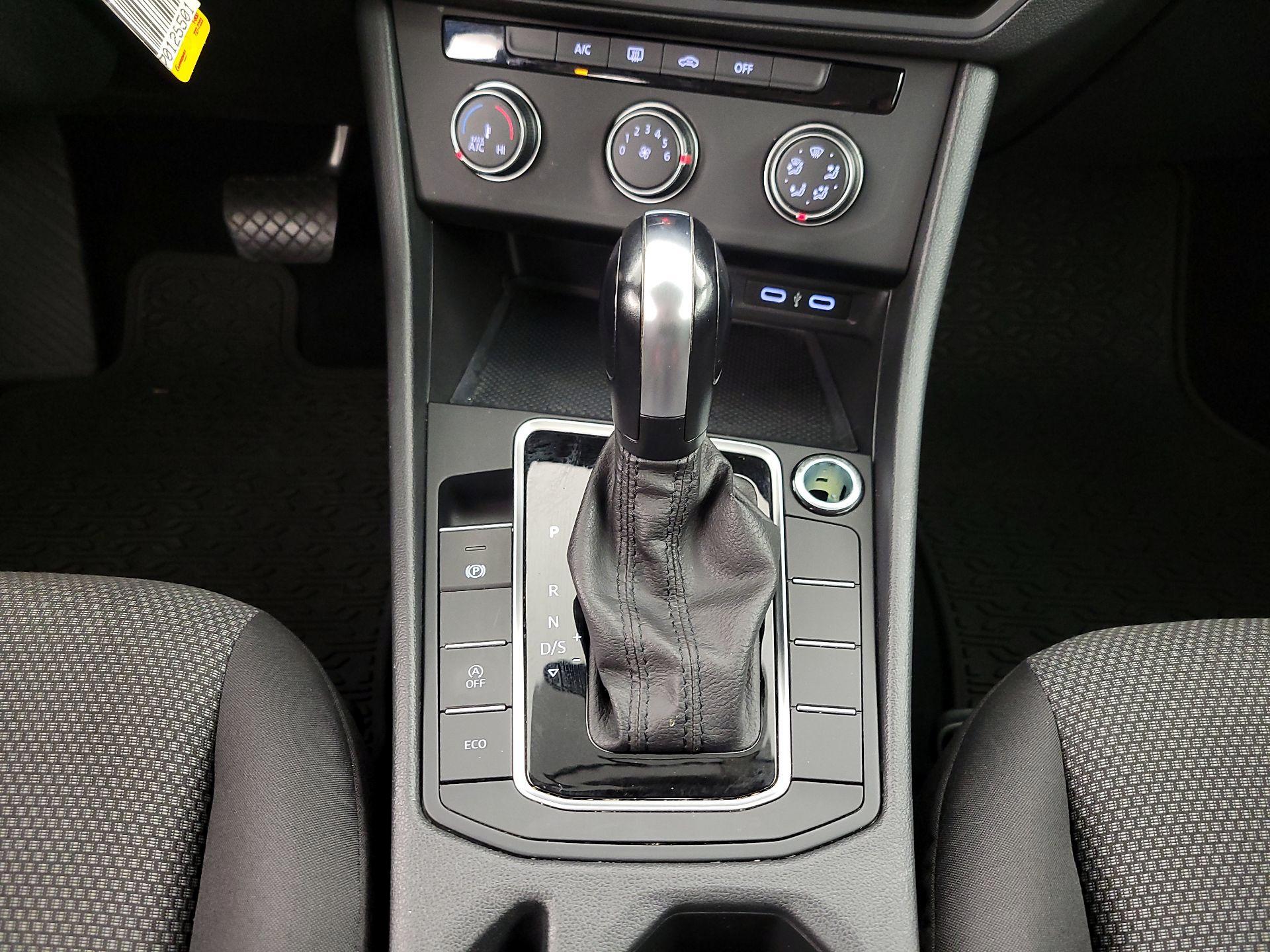 Thumbnail: 2020 Volkswagen Jetta - 17