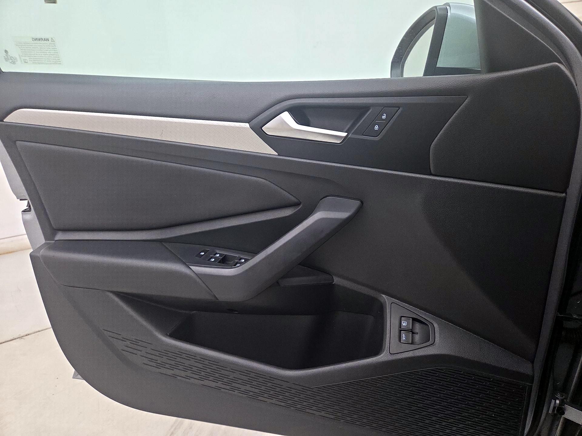 Thumbnail: 2021 Volkswagen Jetta - 12
