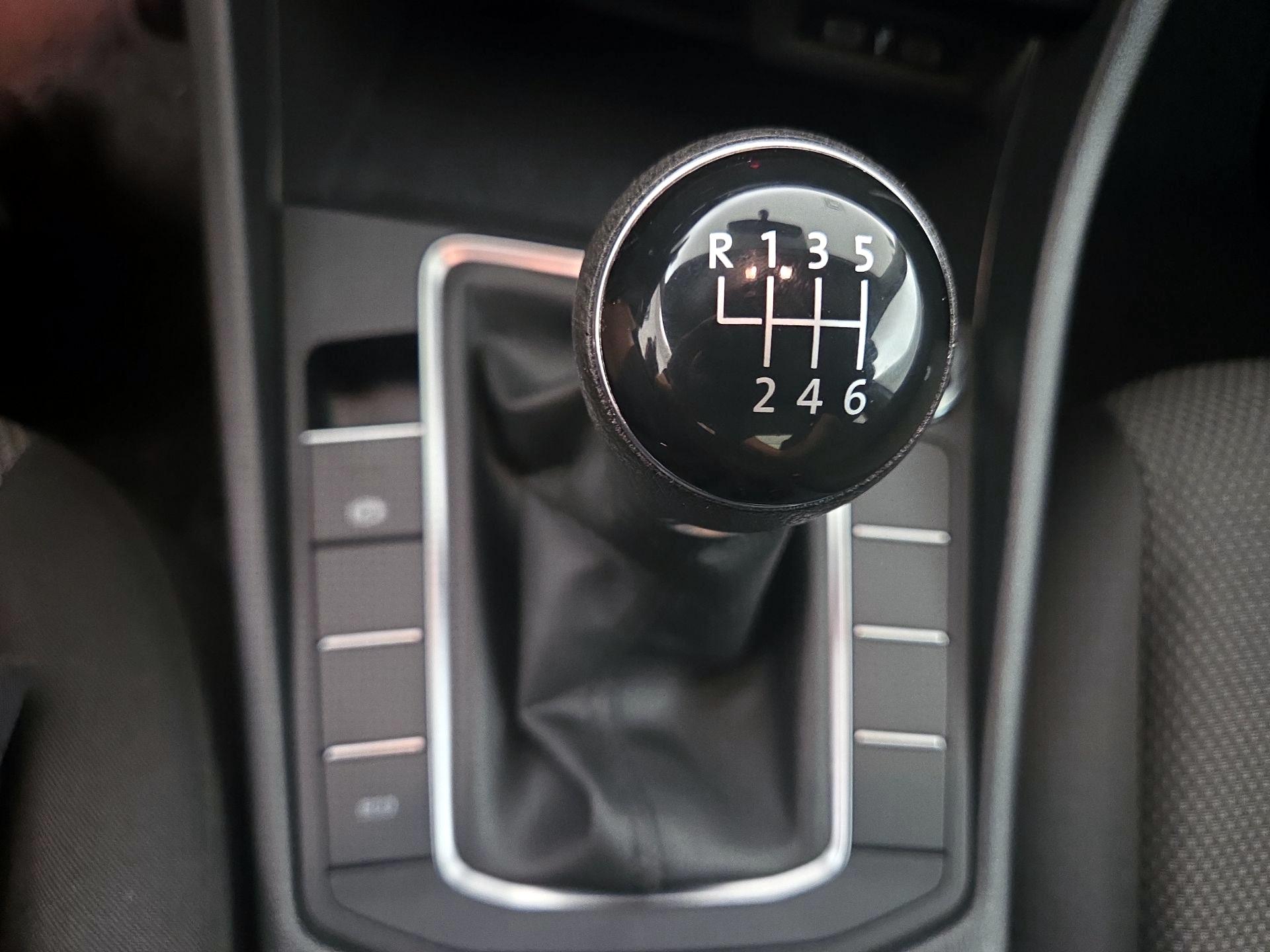 Thumbnail: 2021 Volkswagen Jetta - 17