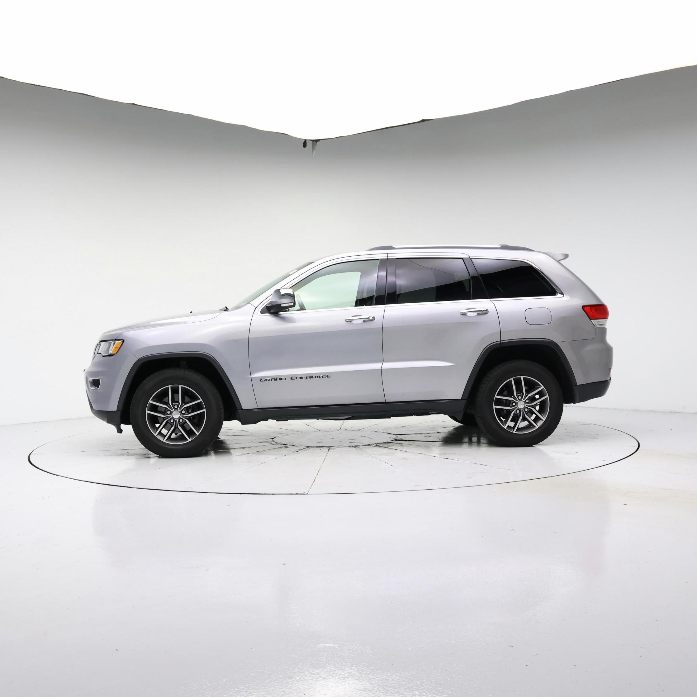 Thumbnail: 2017 Jeep Grand Cherokee - 3