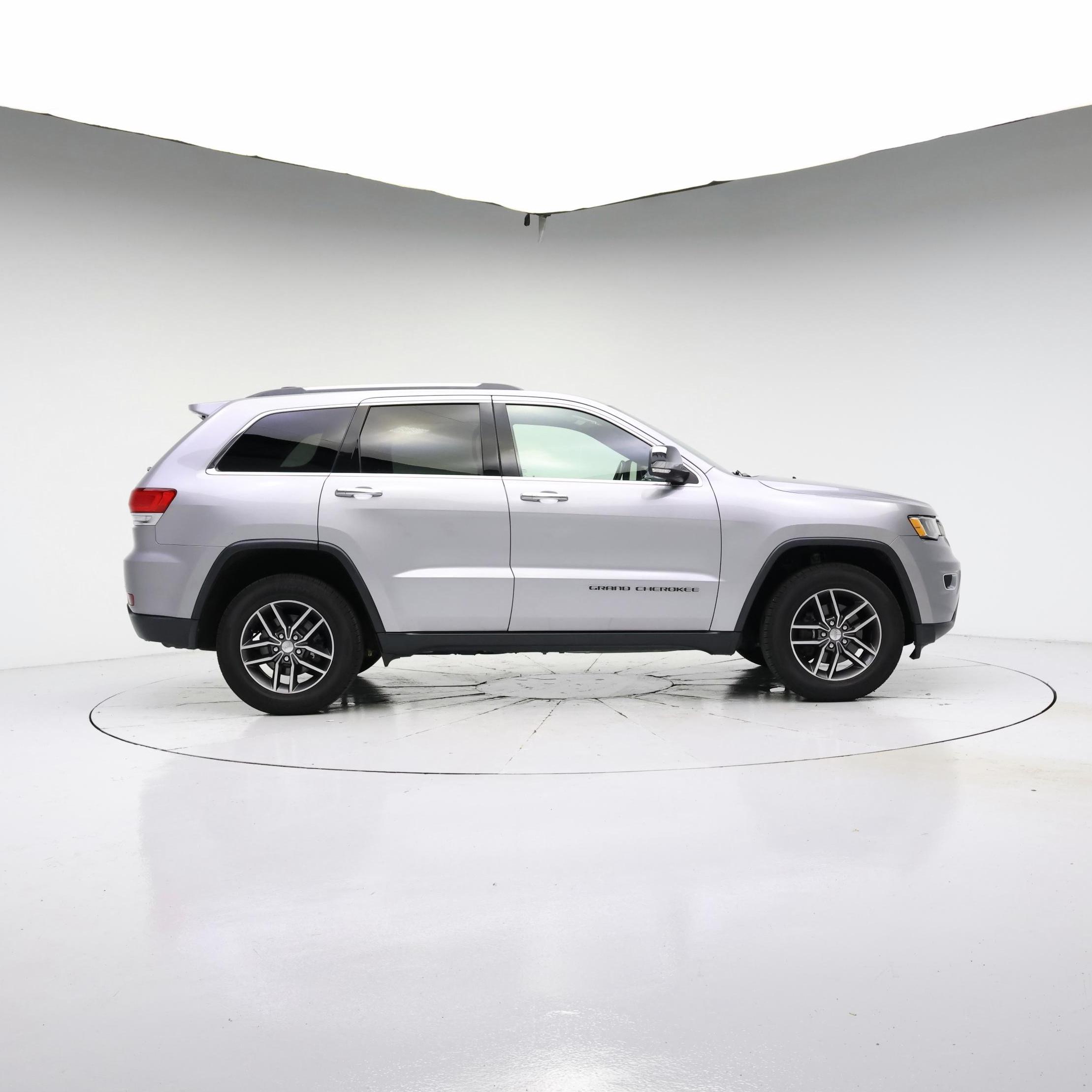 Thumbnail: 2017 Jeep Grand Cherokee - 7