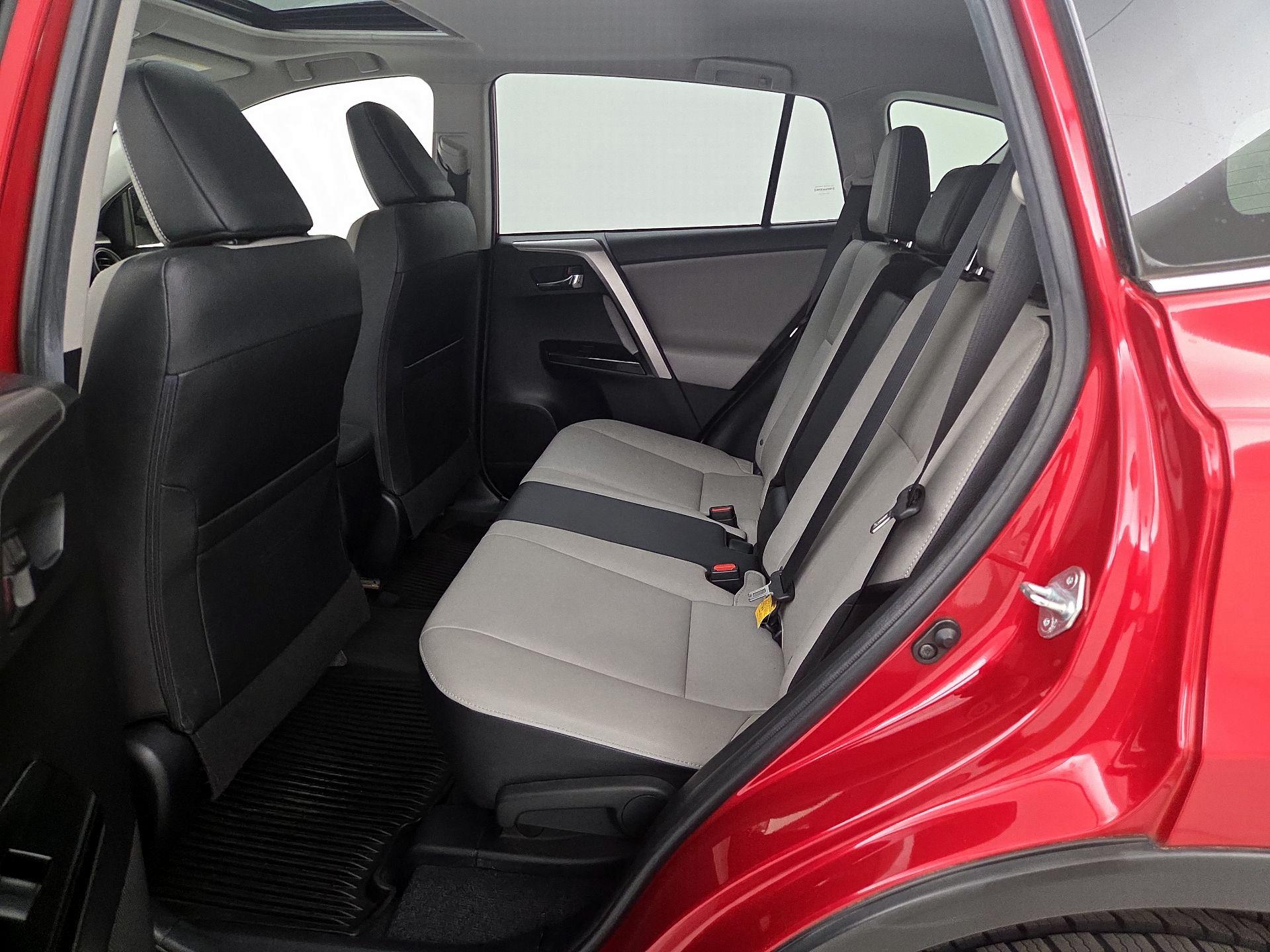 Thumbnail: 2016 Toyota RAV4 - 20