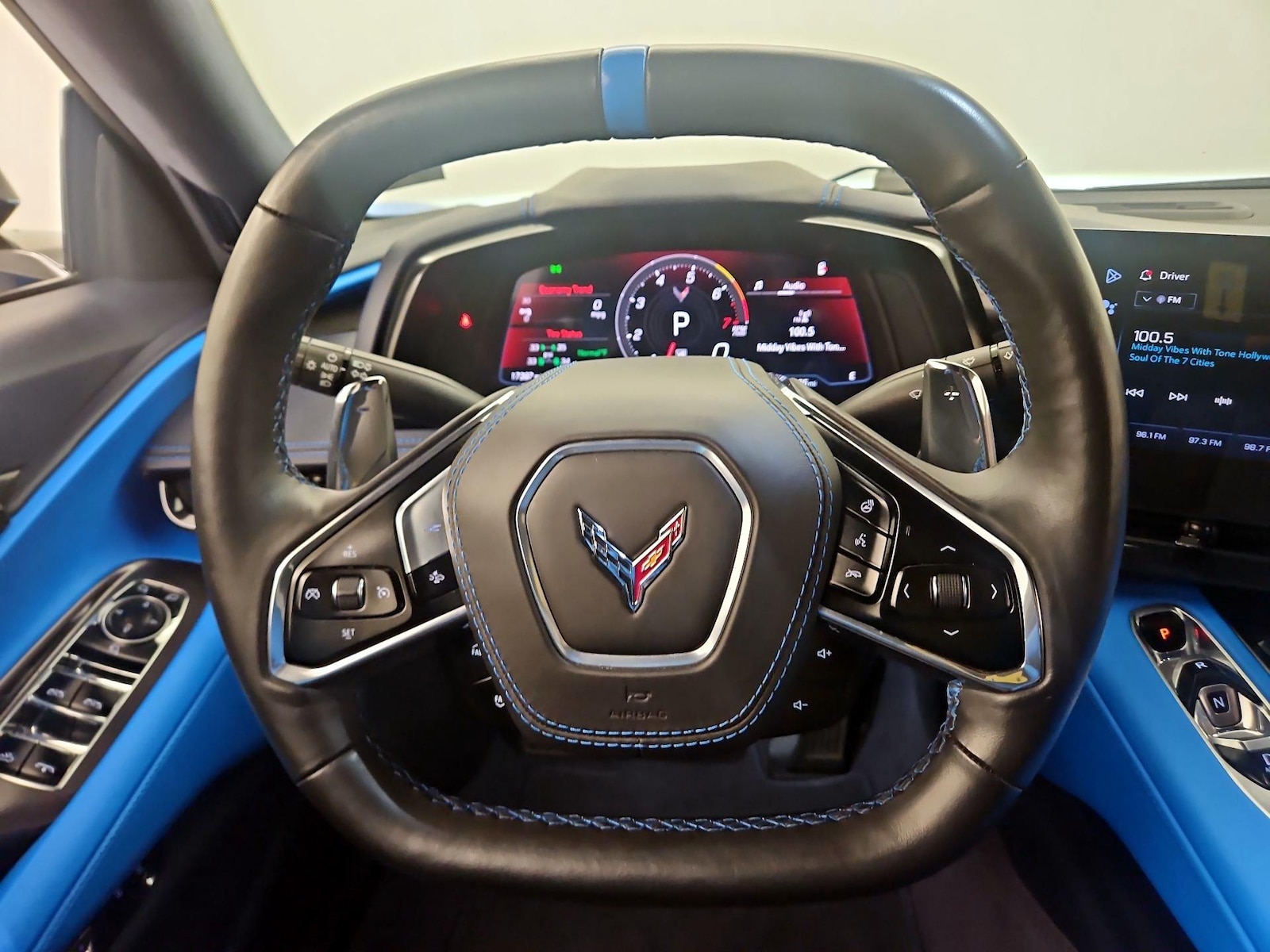 2025 Chevrolet Corvette 3LT - Photo 11