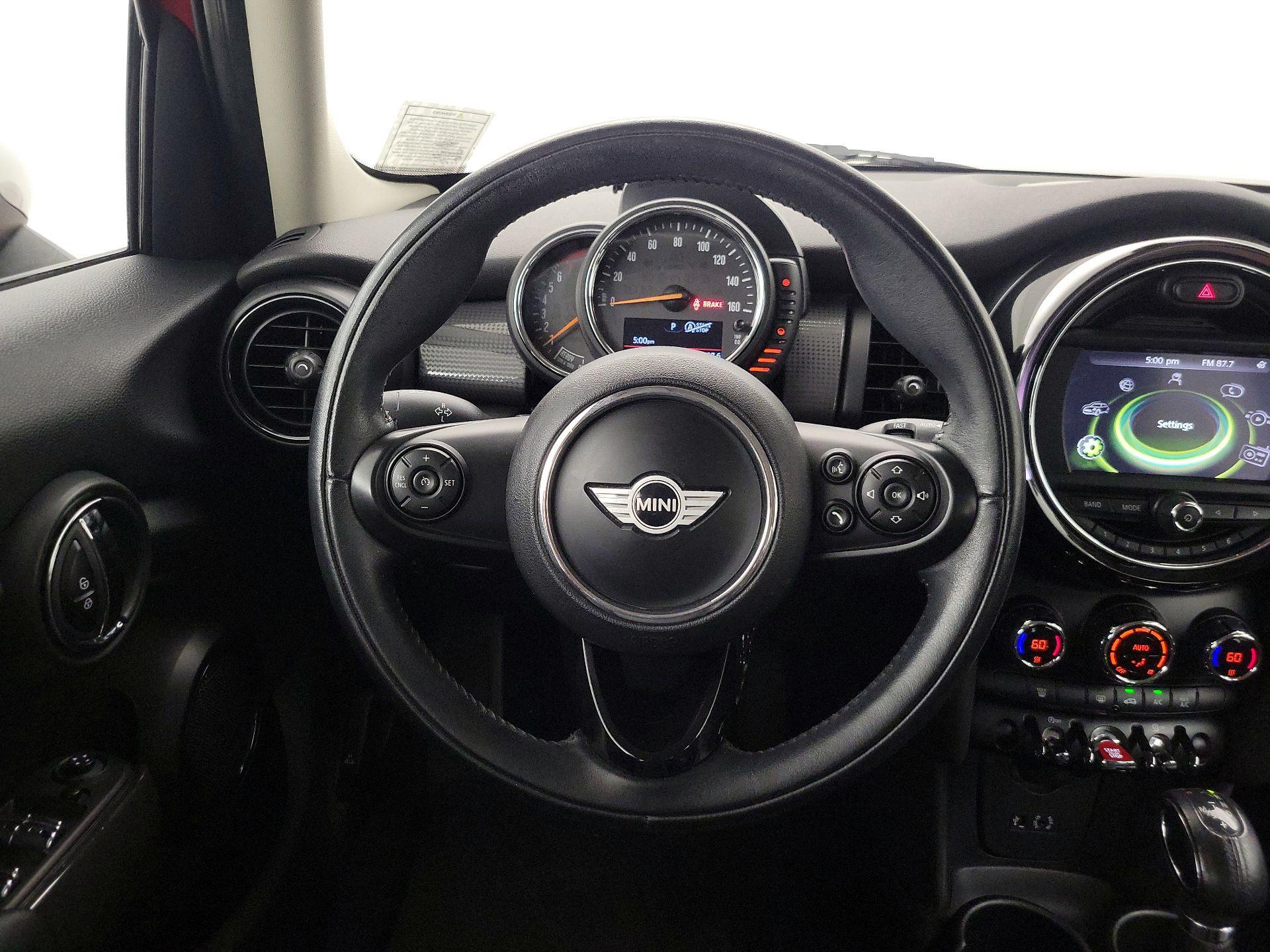 Thumbnail: 2017 MINI Cooper Hardtop - 10
