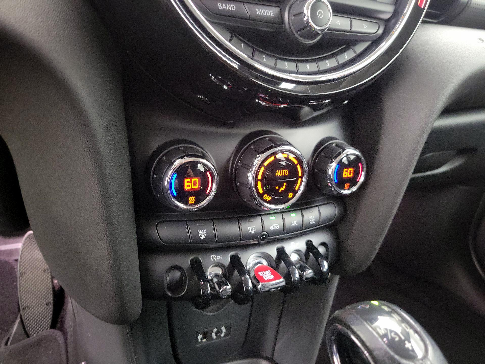 Thumbnail: 2017 MINI Cooper Hardtop - 15