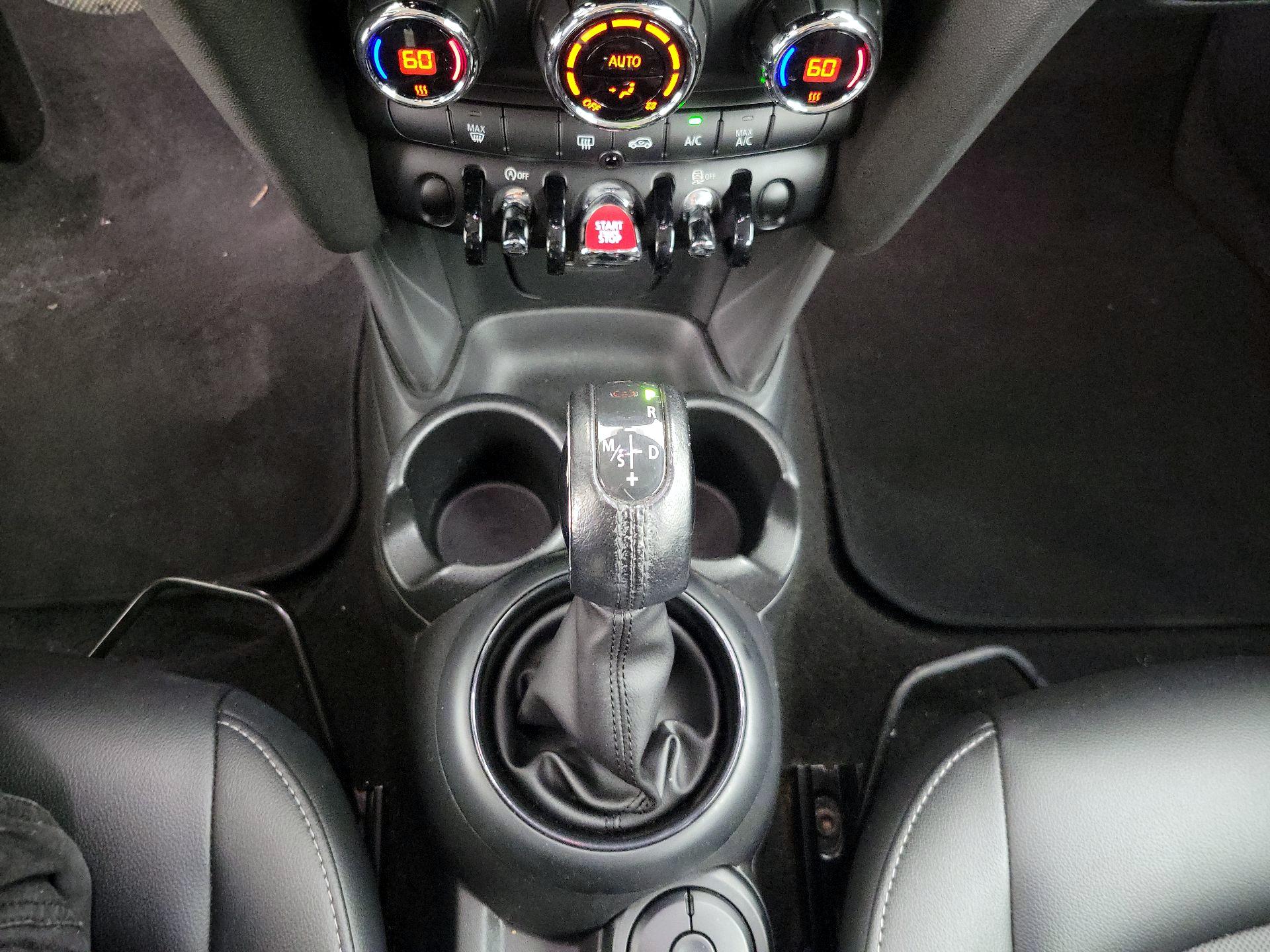 Thumbnail: 2017 MINI Cooper Hardtop - 16