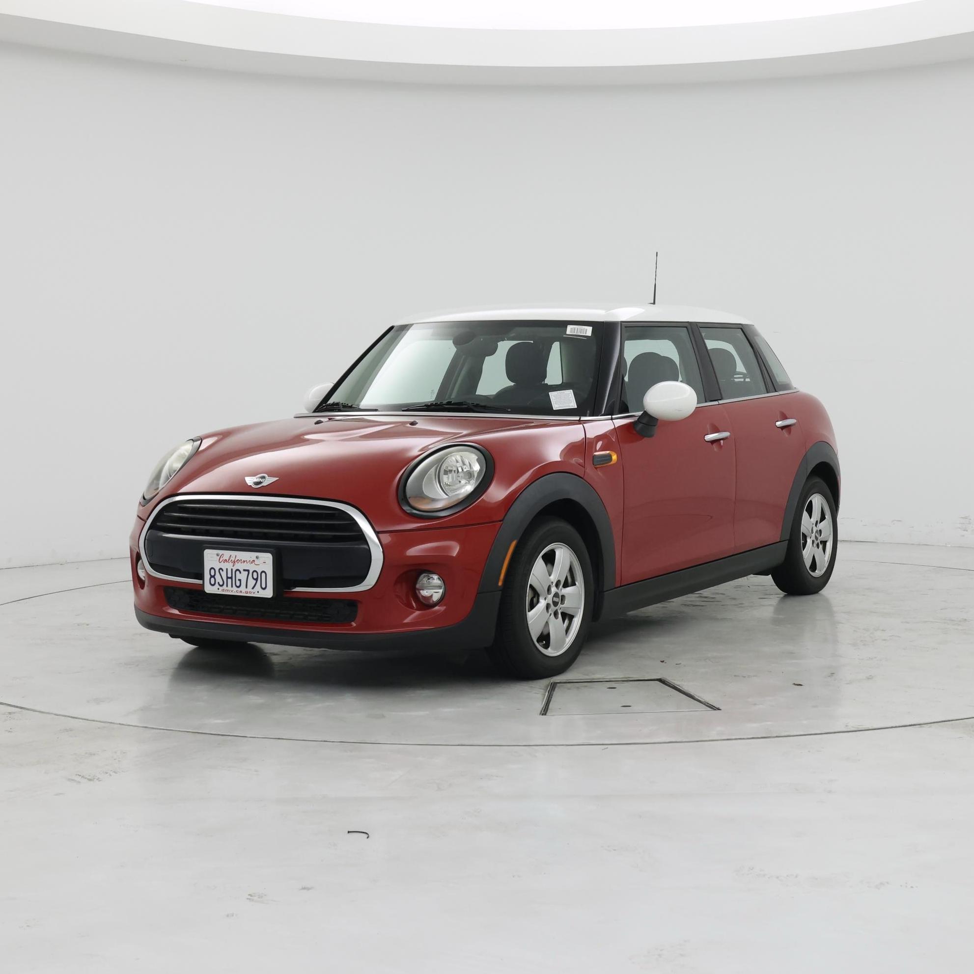 Thumbnail: 2017 MINI Cooper Hardtop - 4
