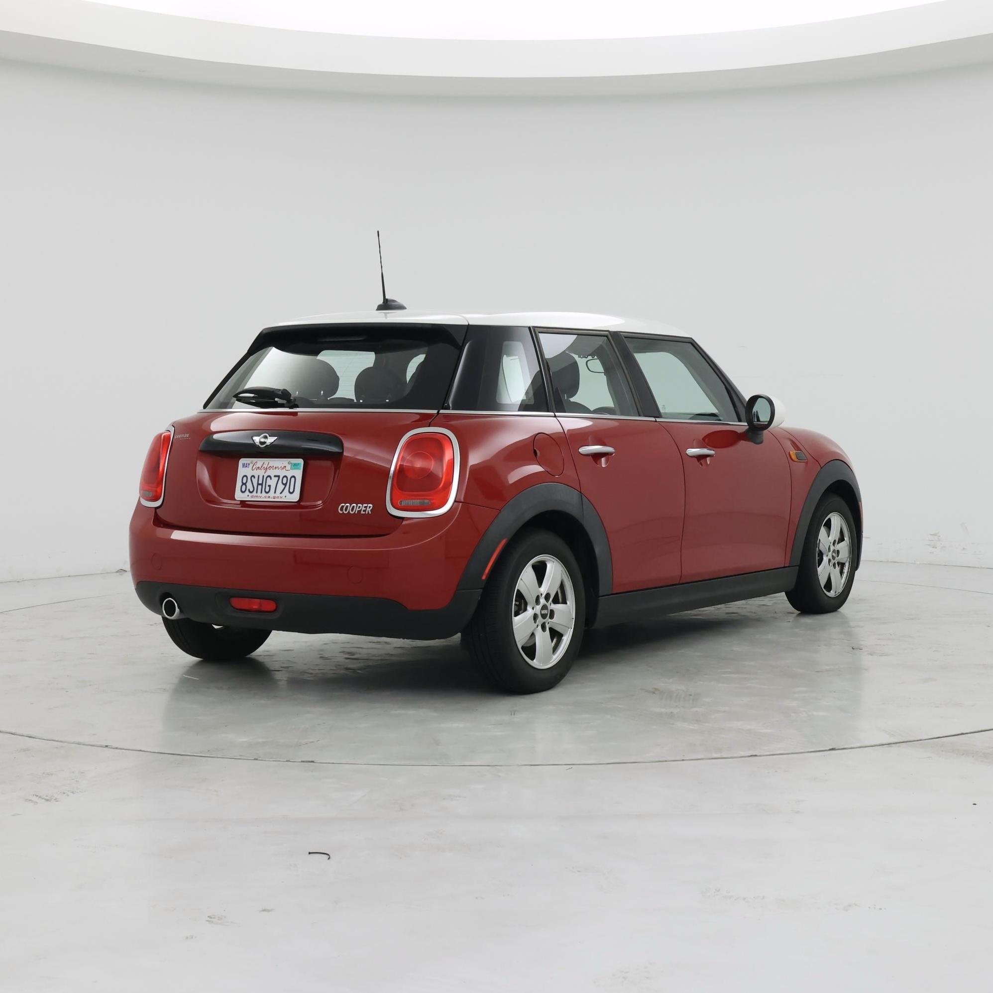 Thumbnail: 2017 MINI Cooper Hardtop - 8