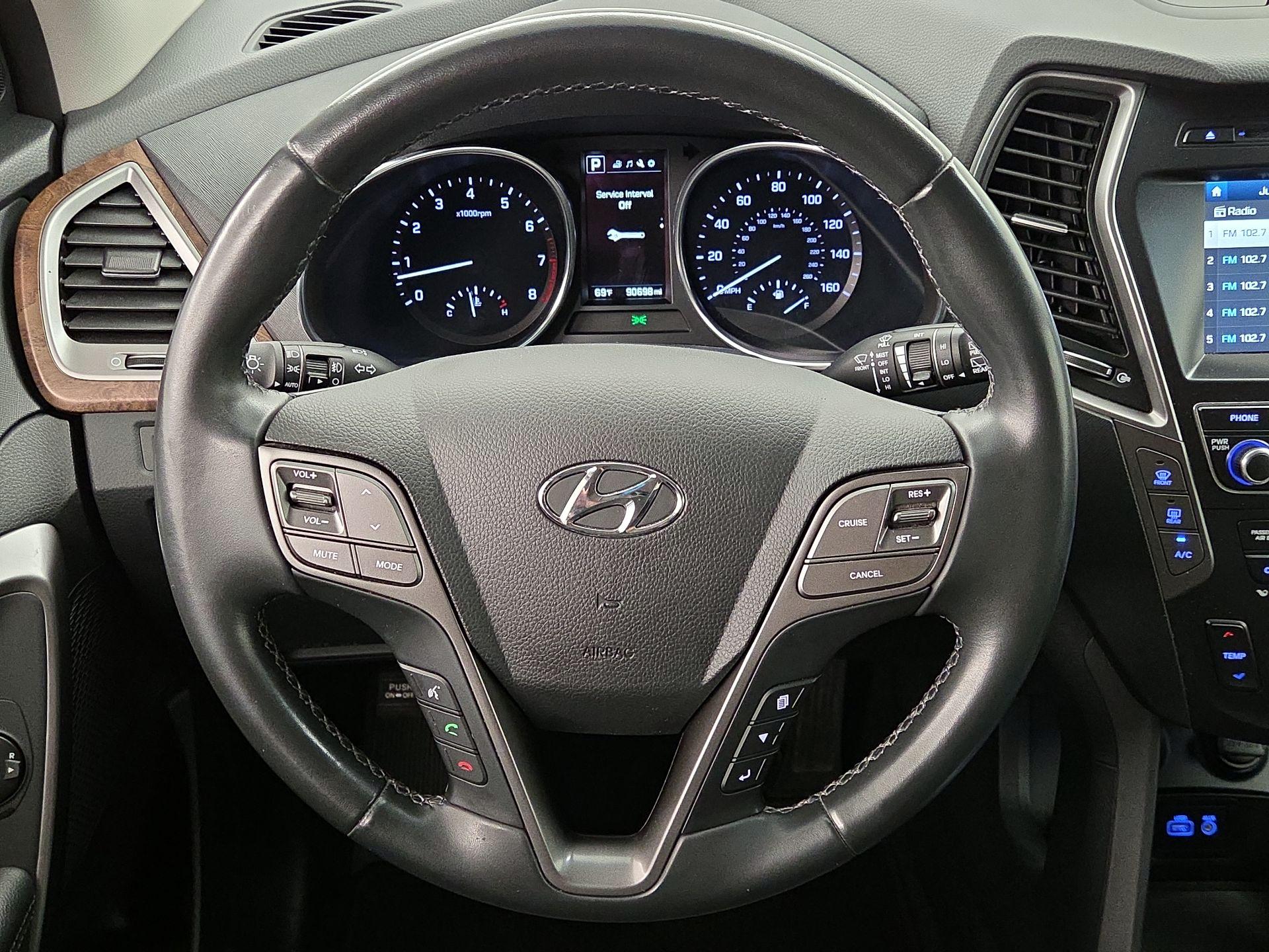 Thumbnail: 2017 Hyundai Santa Fe - 10