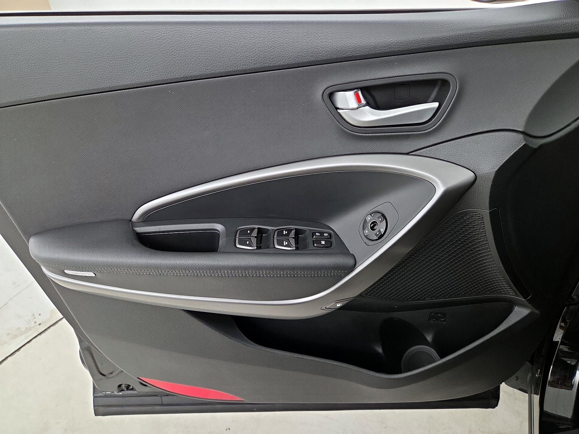 Thumbnail: 2017 Hyundai Santa Fe - 12