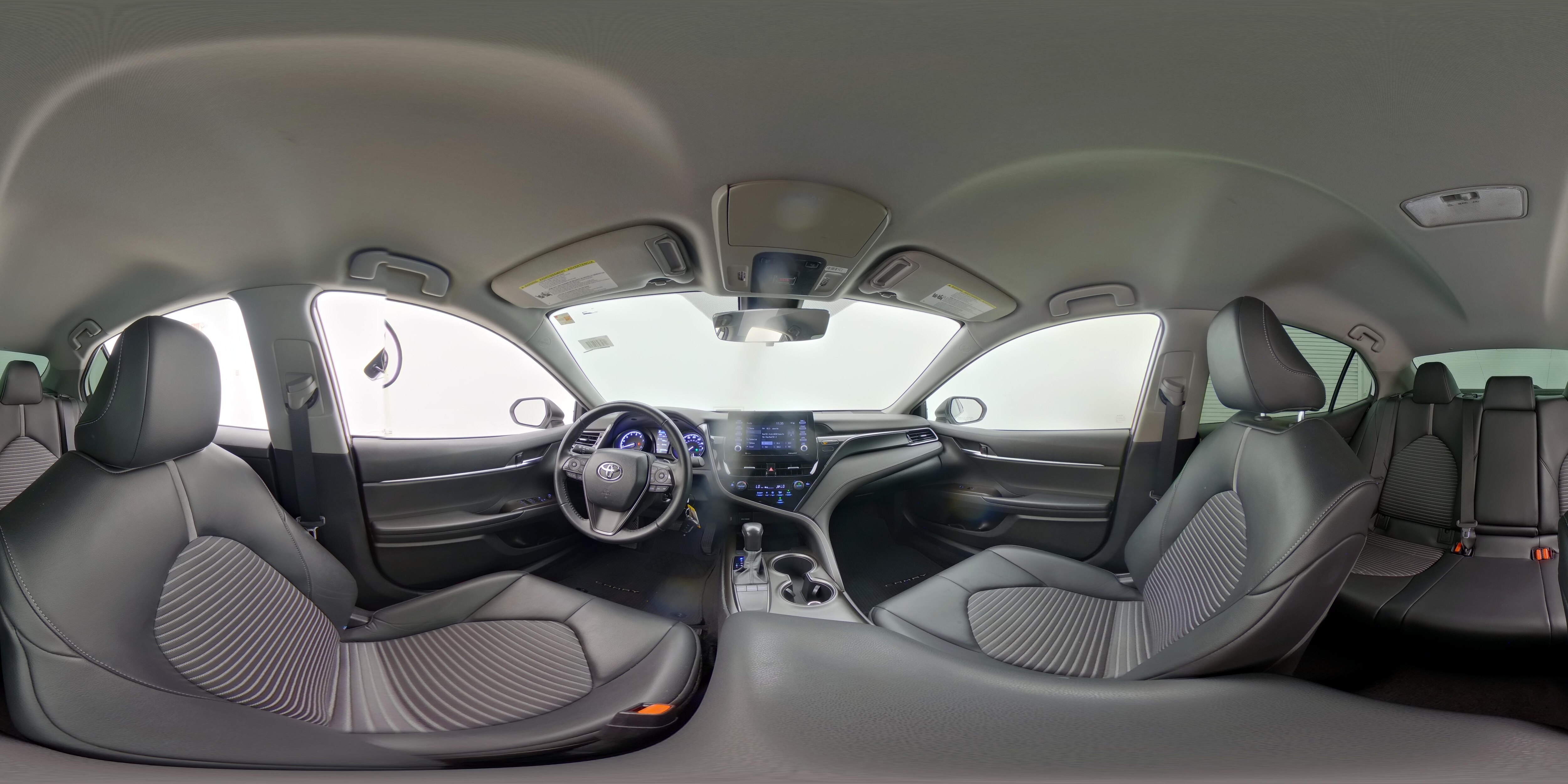 2022 Toyota Camry SE - Photo 24
