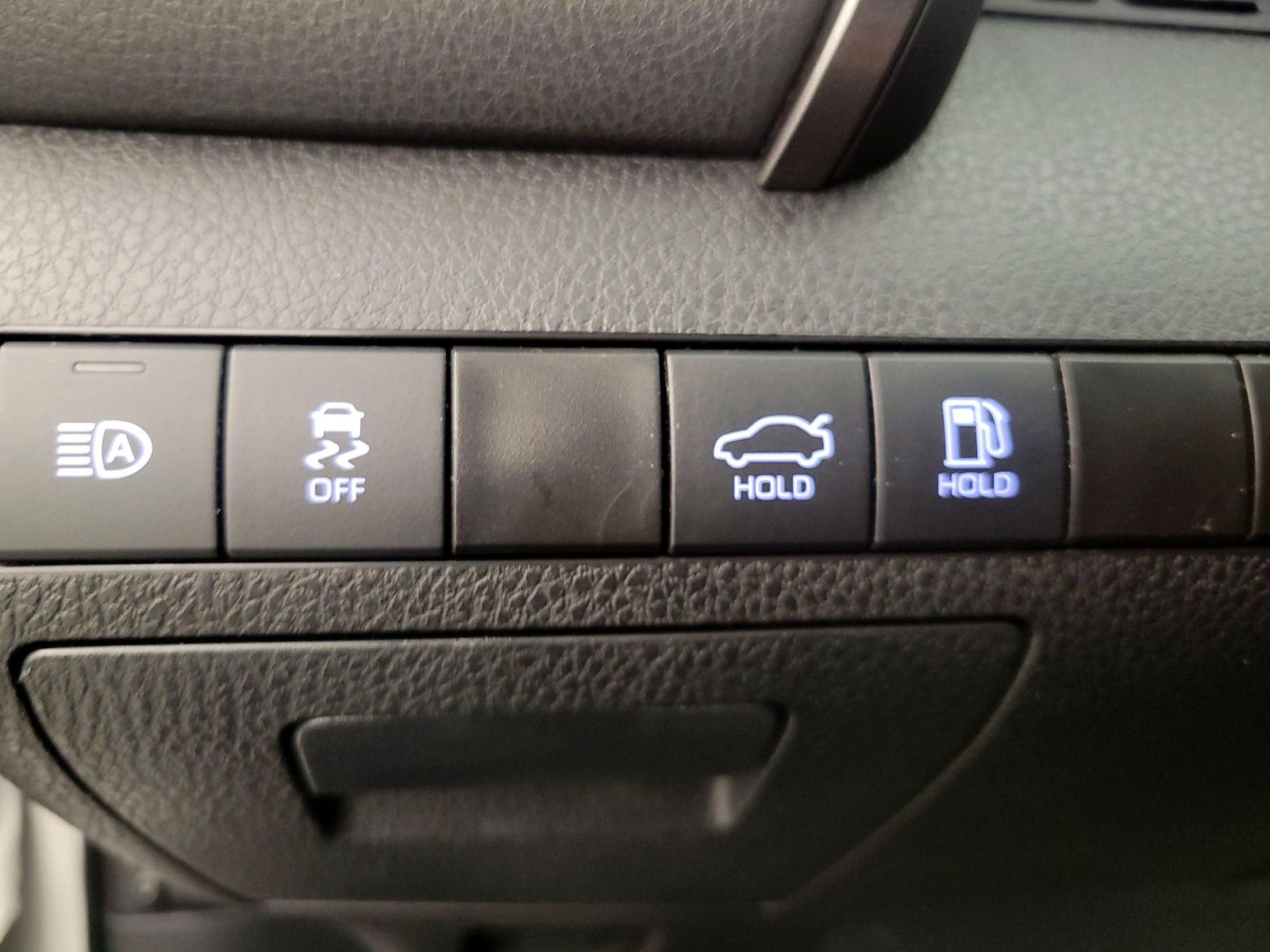 2022 Toyota Camry SE - Photo 14