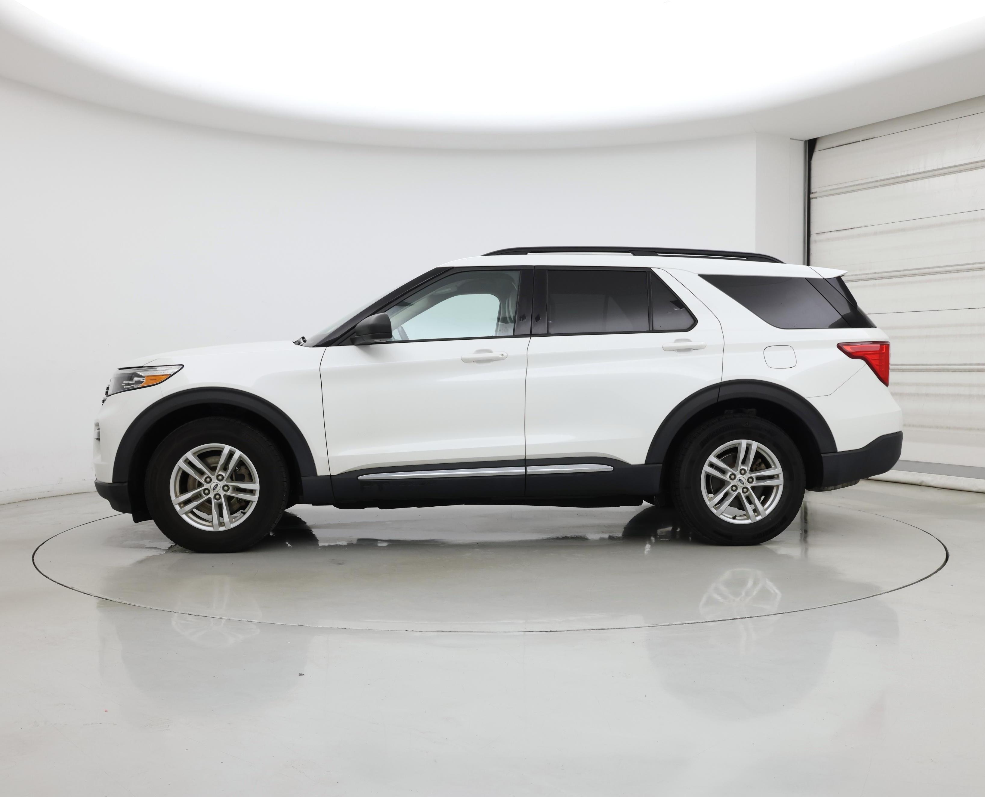 Thumbnail: 2021 Ford Explorer - 3