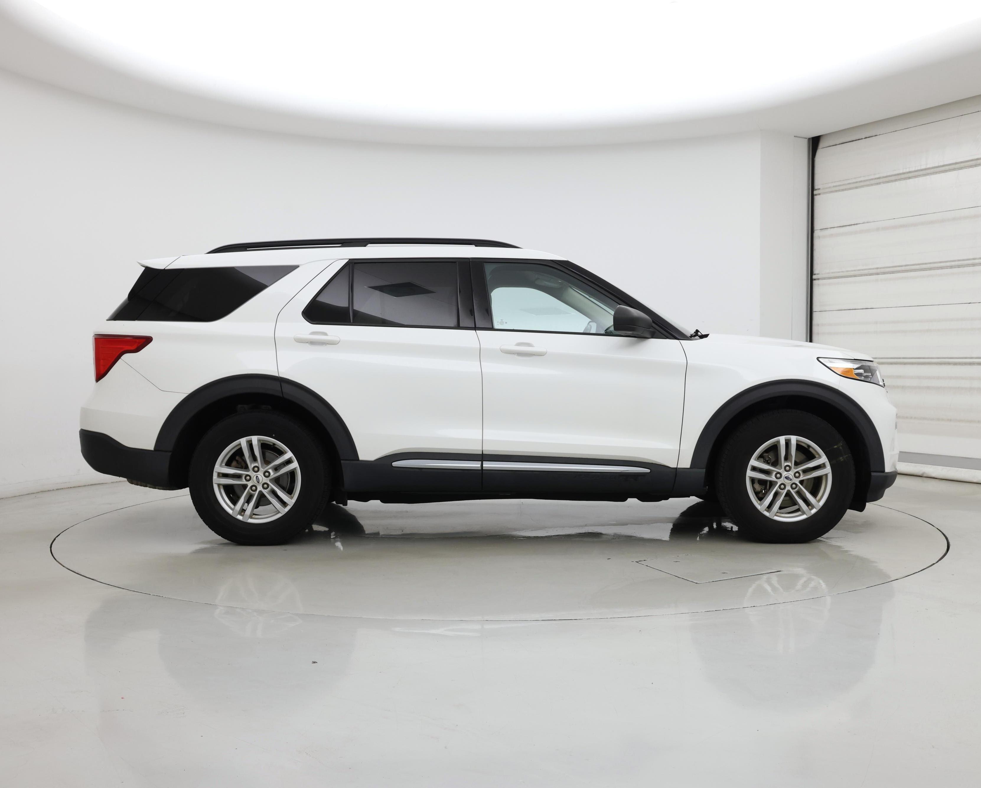 Thumbnail: 2021 Ford Explorer - 7