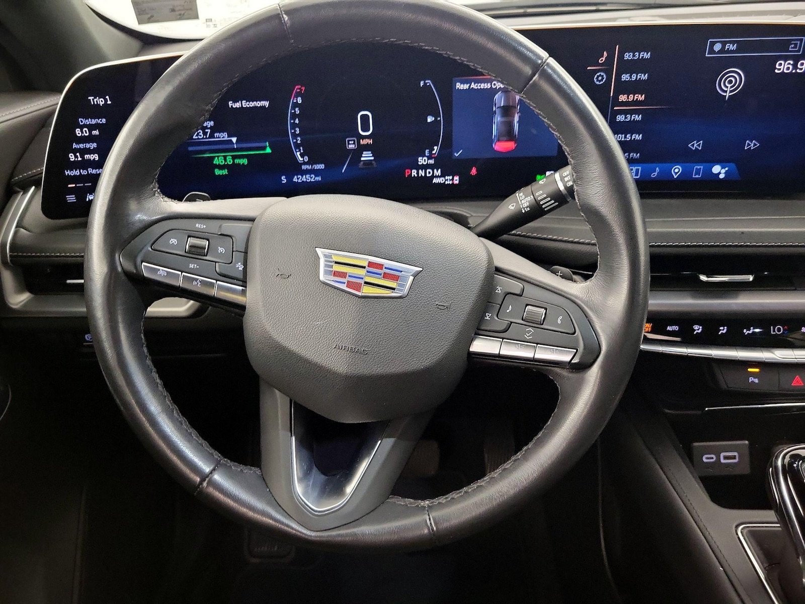 2024 Cadillac XT4 Premium Luxury - Photo 11