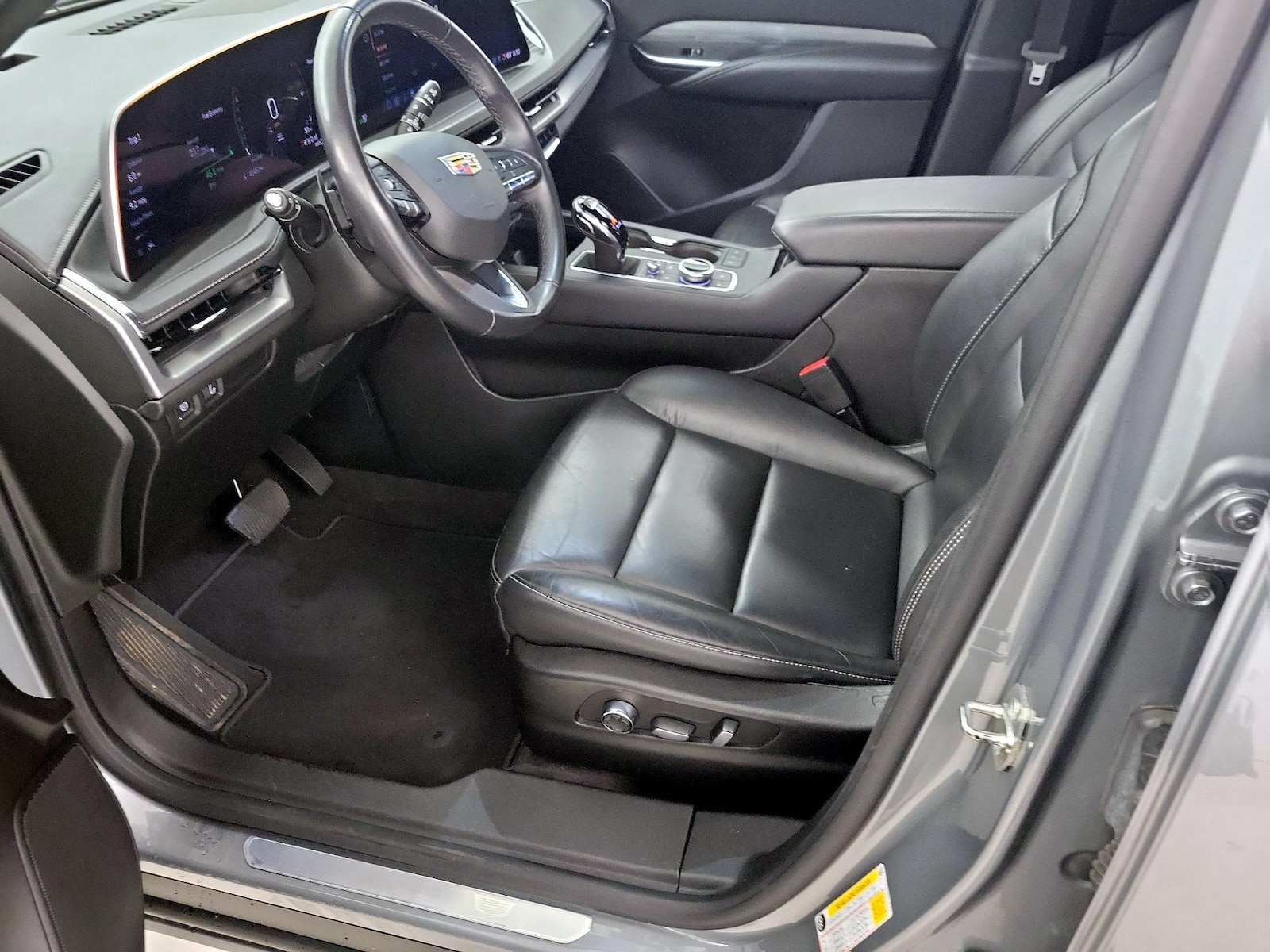 2024 Cadillac XT4 Premium Luxury - Photo 12