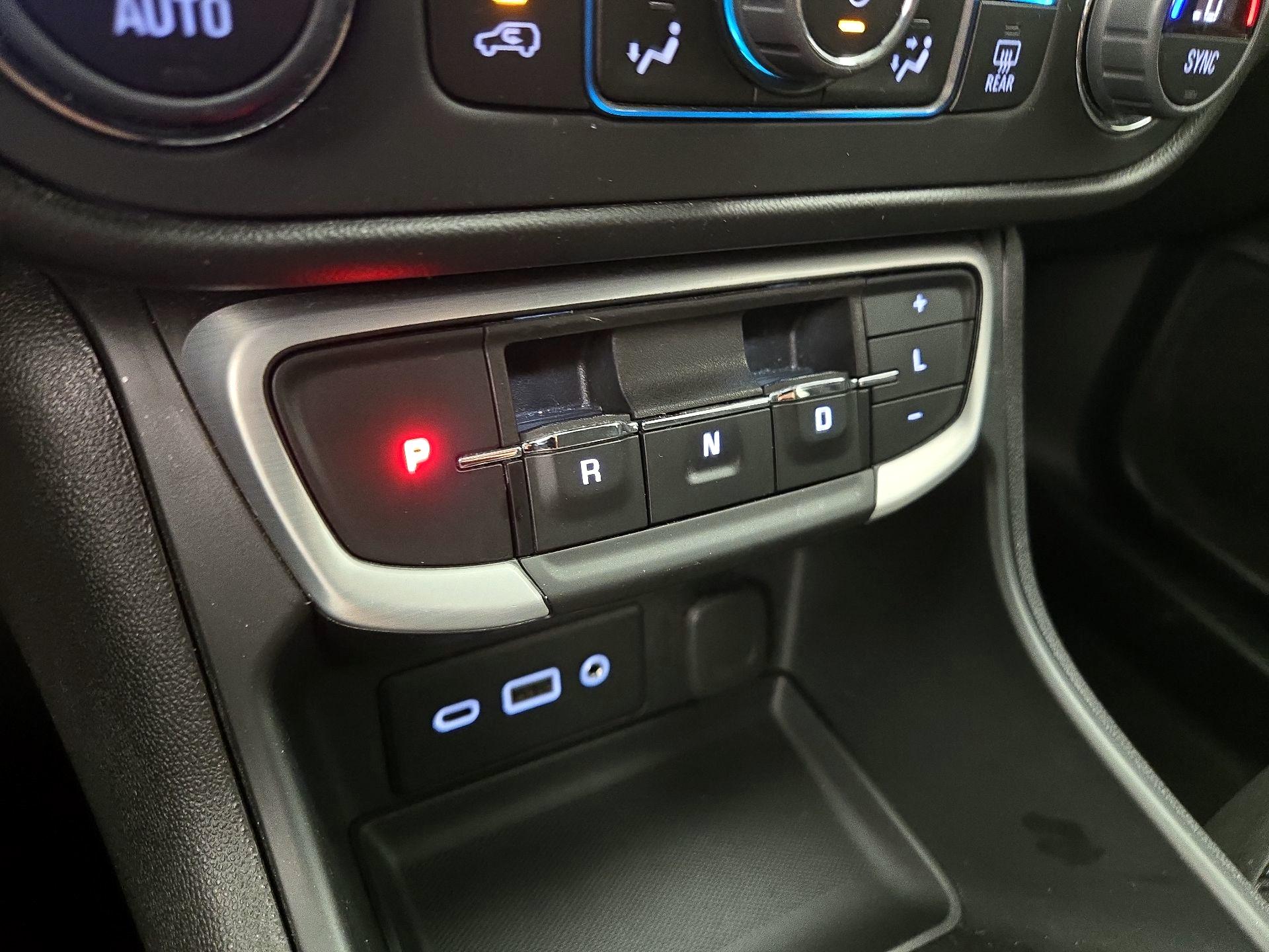 Thumbnail: 2022 GMC Terrain - 17
