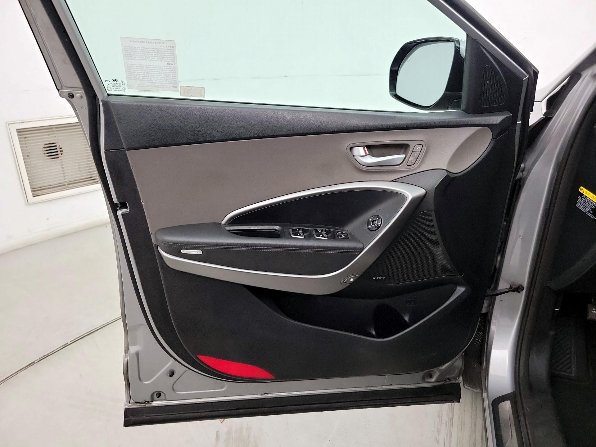 Thumbnail: 2016 Hyundai Santa Fe - 12