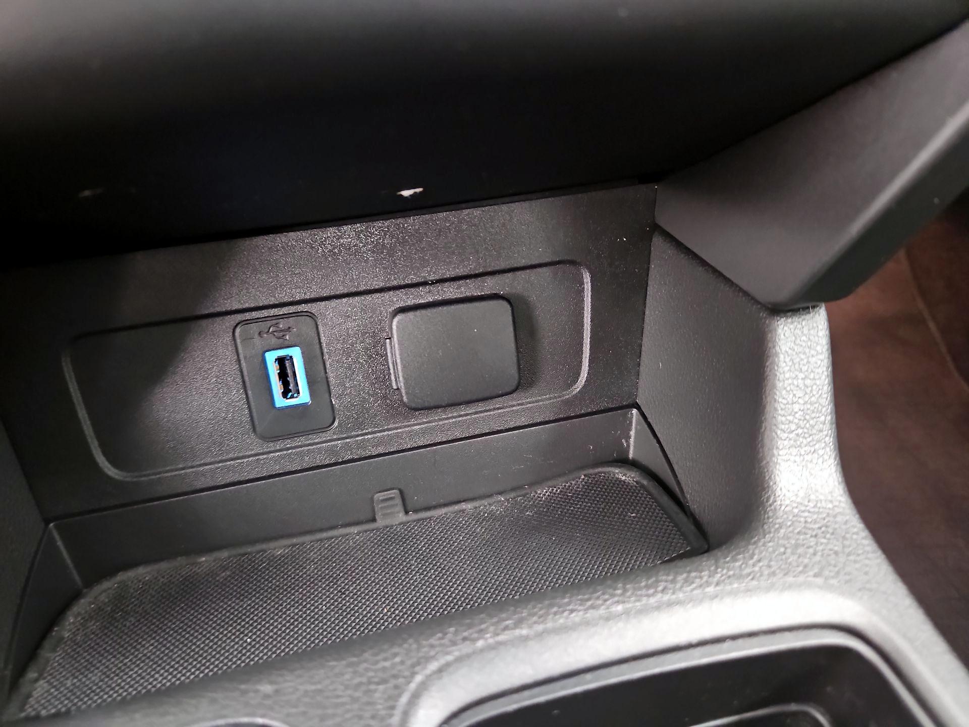 Thumbnail: 2019 Ford Escape - 18