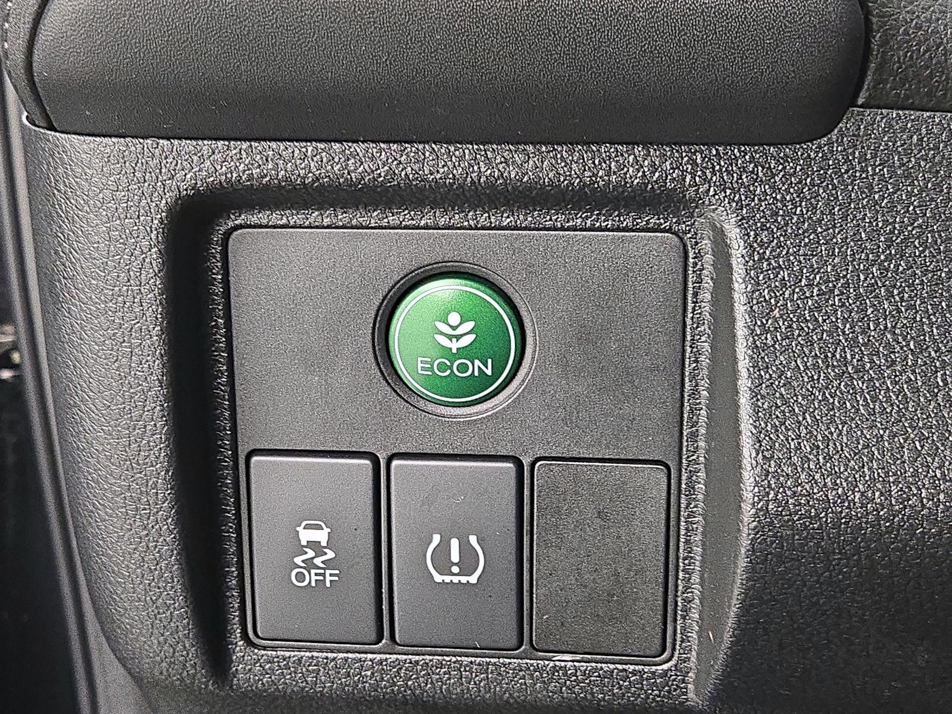 Thumbnail: 2016 Honda HR-V - 13