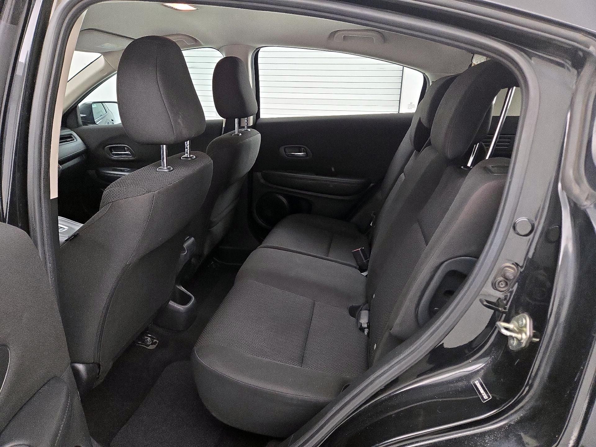Thumbnail: 2016 Honda HR-V - 19