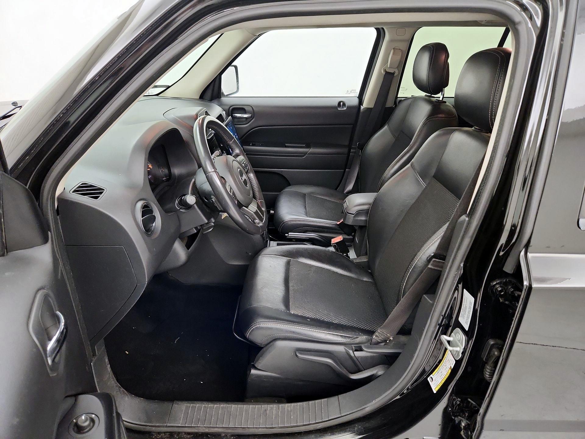 Thumbnail: 2016 Jeep Patriot - 11