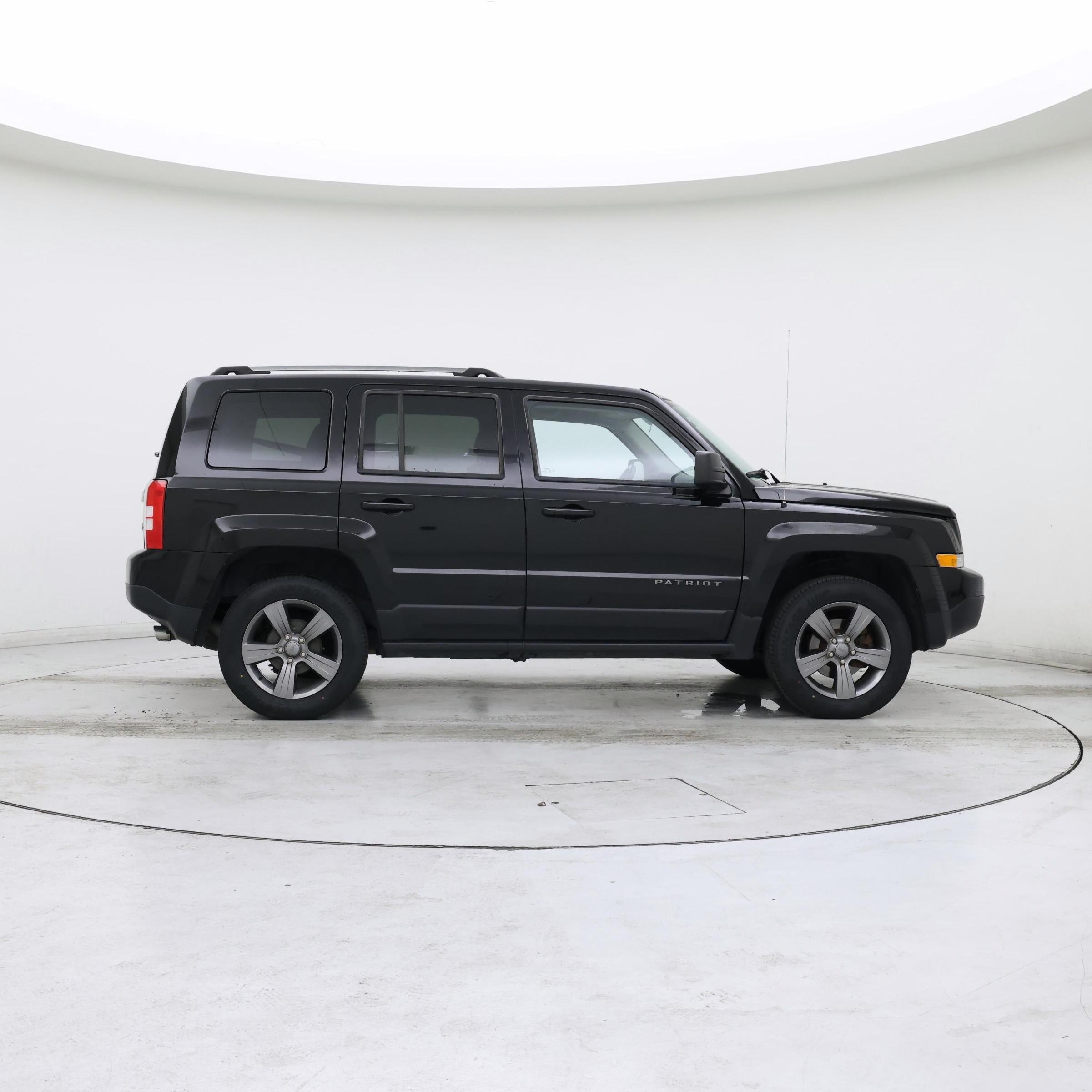 Thumbnail: 2016 Jeep Patriot - 7