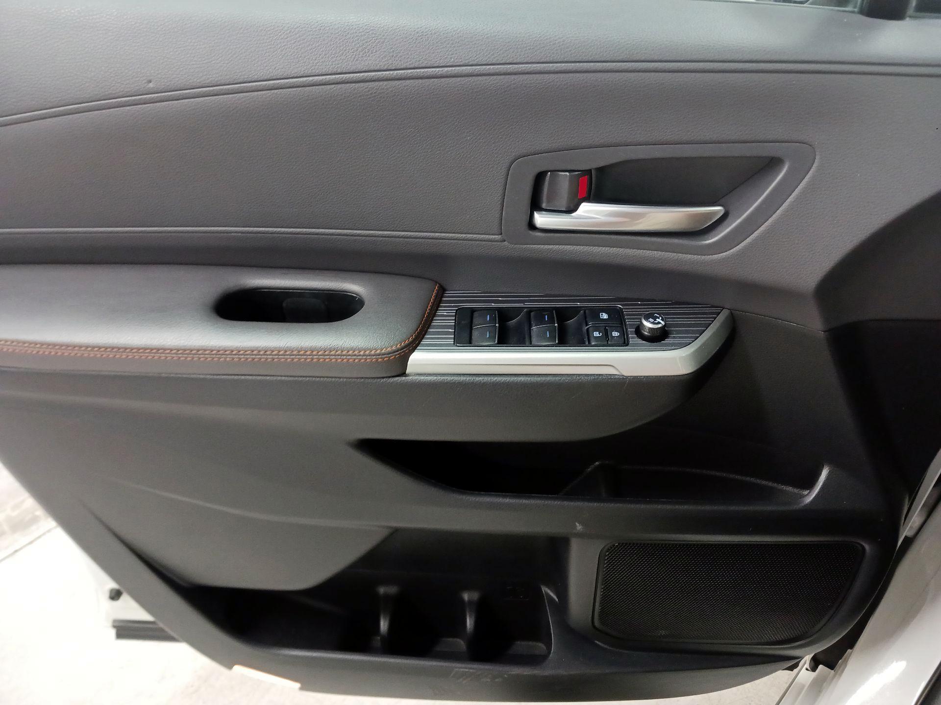 Thumbnail: 2021 Toyota Sienna - 12
