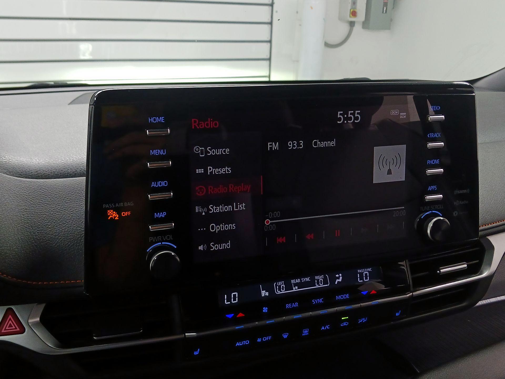 Thumbnail: 2021 Toyota Sienna - 15