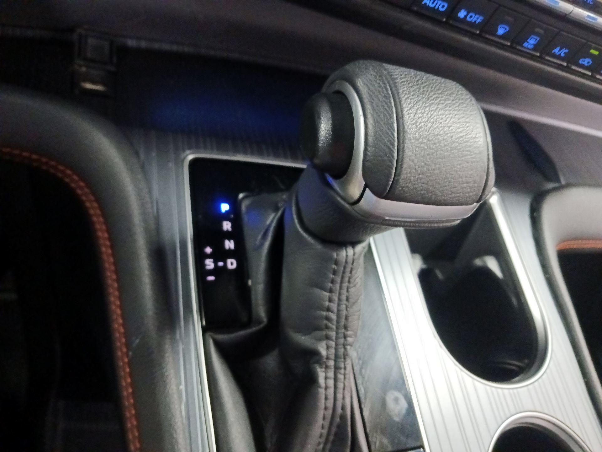 Thumbnail: 2021 Toyota Sienna - 17
