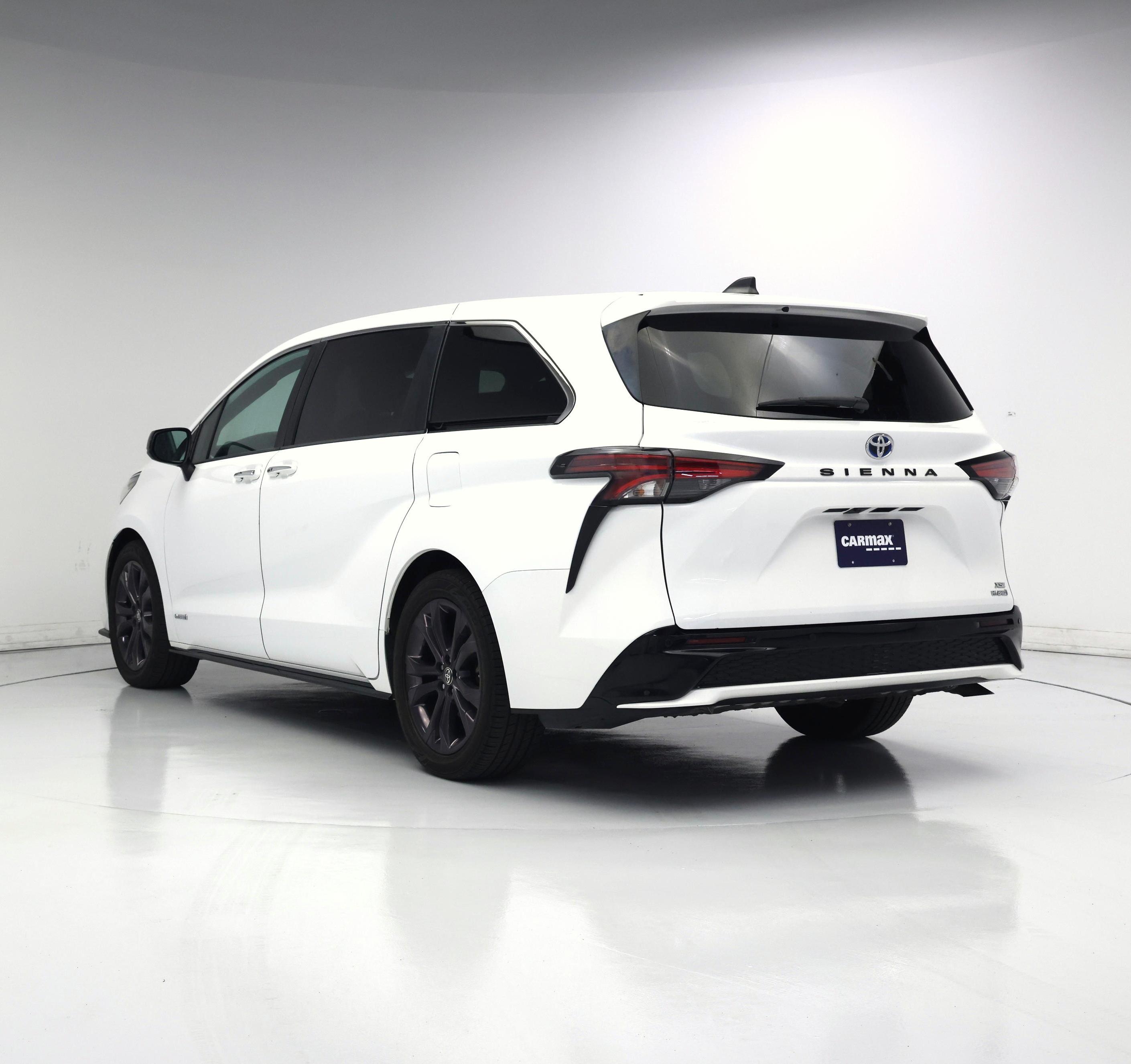 Thumbnail: 2021 Toyota Sienna - 2