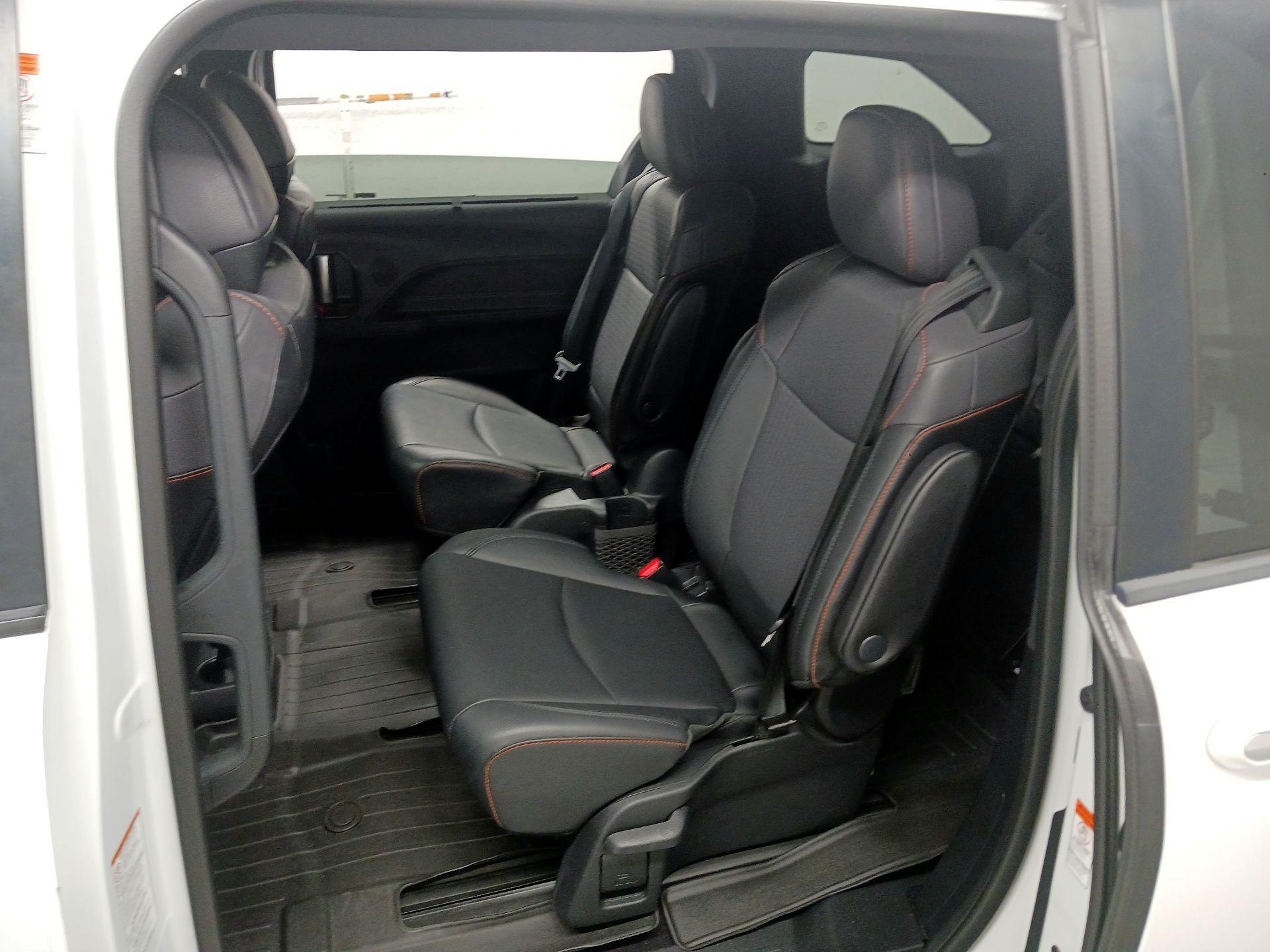Thumbnail: 2021 Toyota Sienna - 20