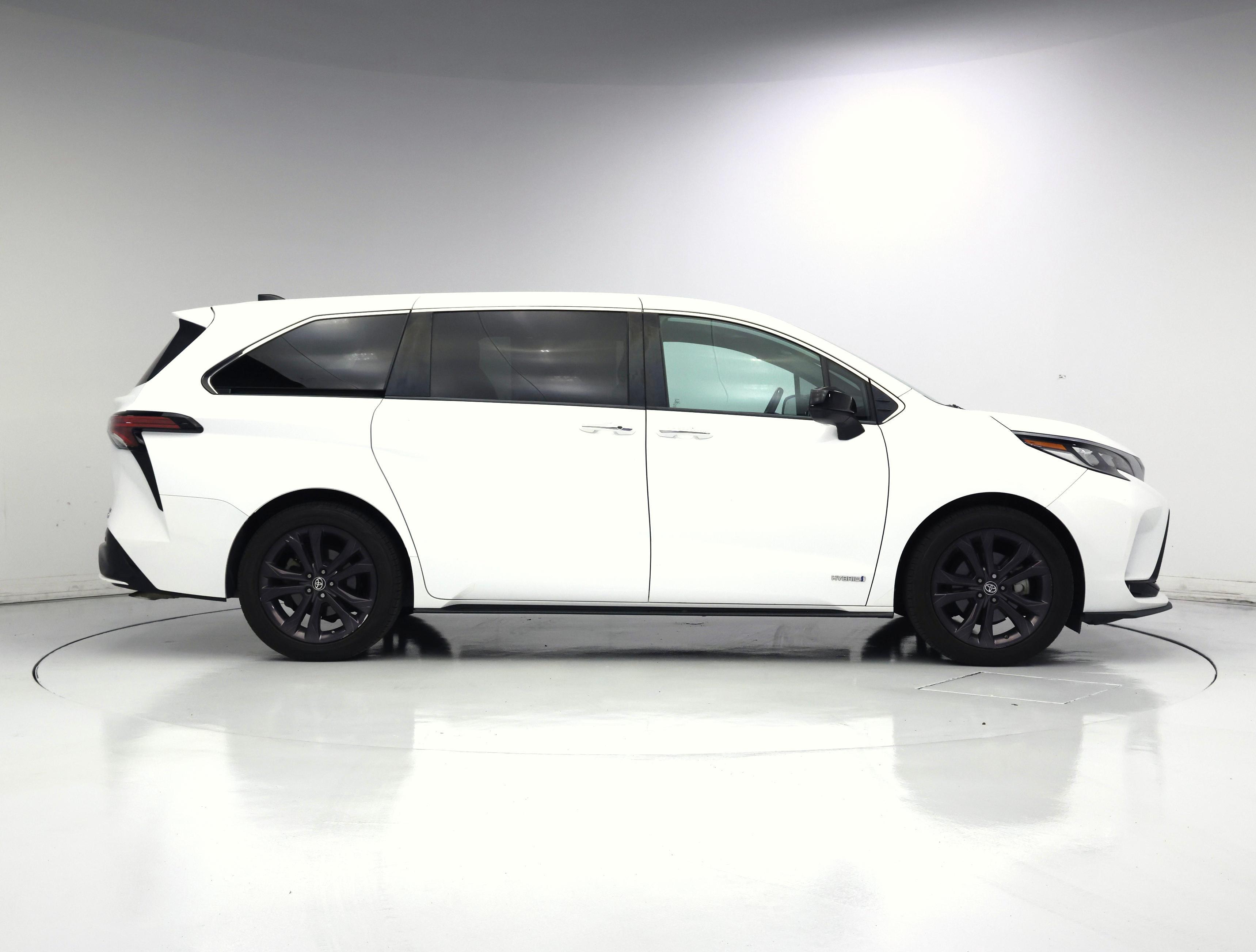 Thumbnail: 2021 Toyota Sienna - 7