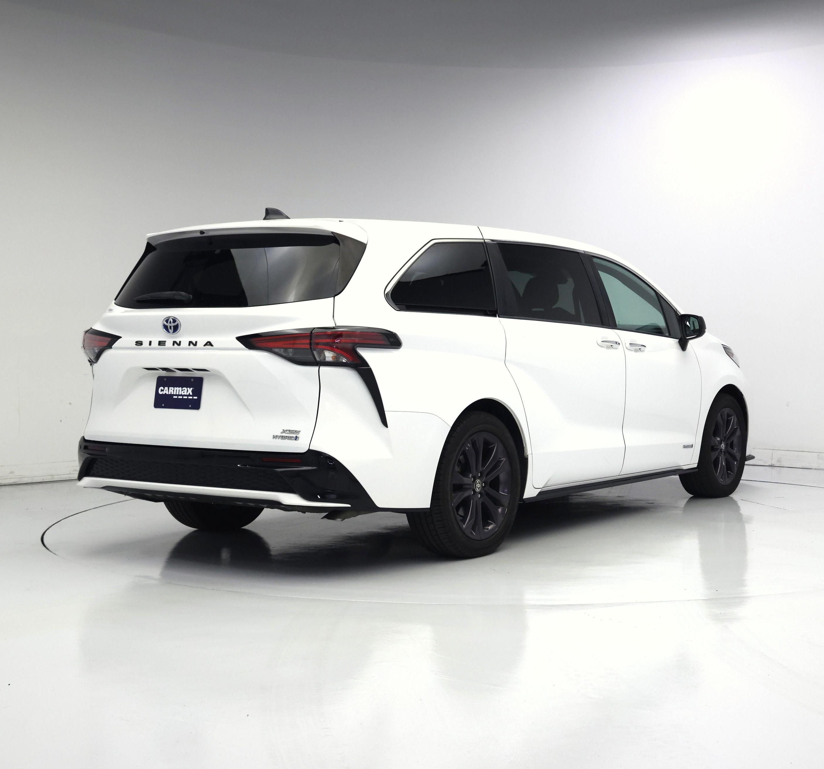 Thumbnail: 2021 Toyota Sienna - 8