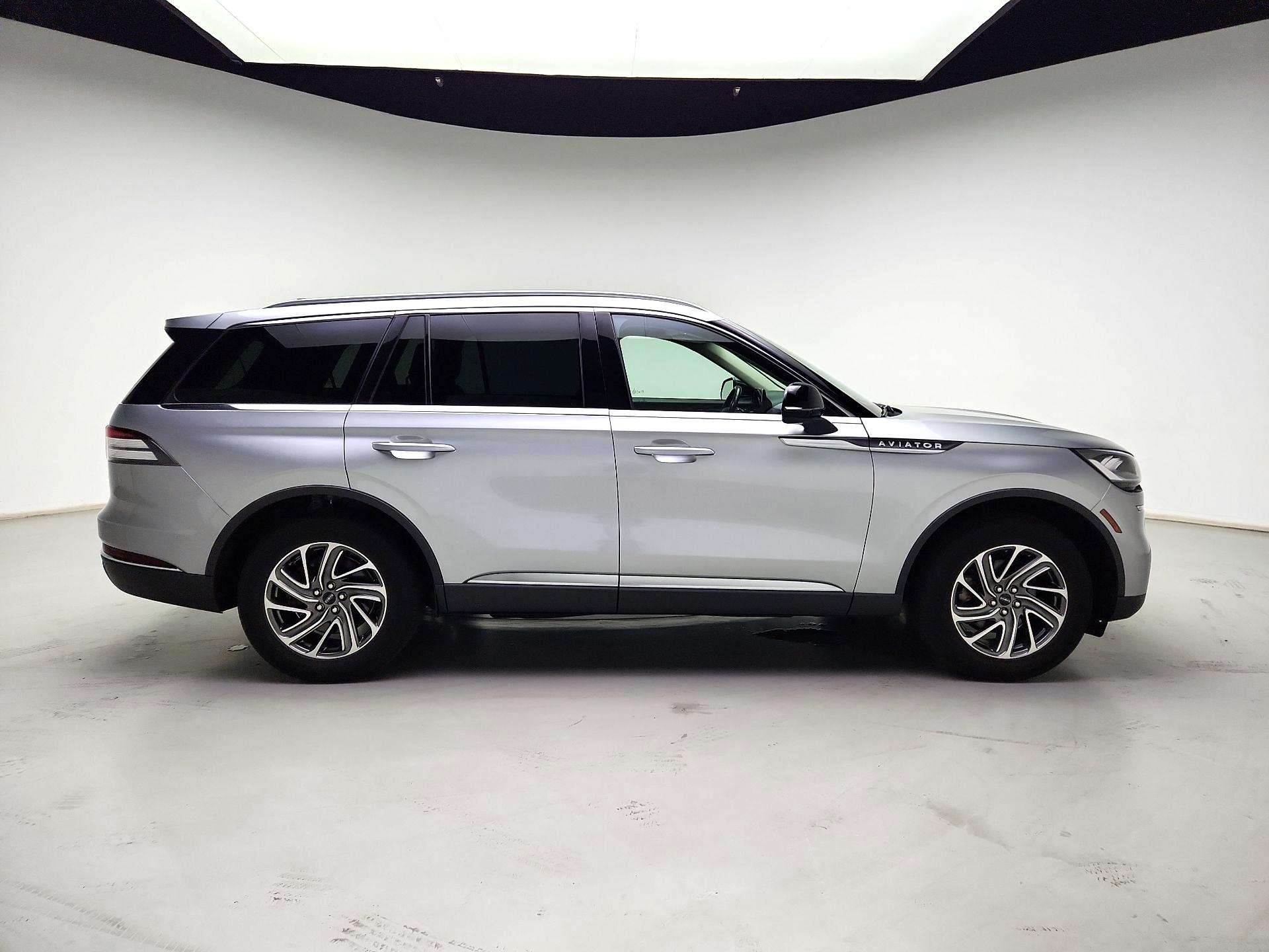Thumbnail: 2021 Lincoln Aviator - 4