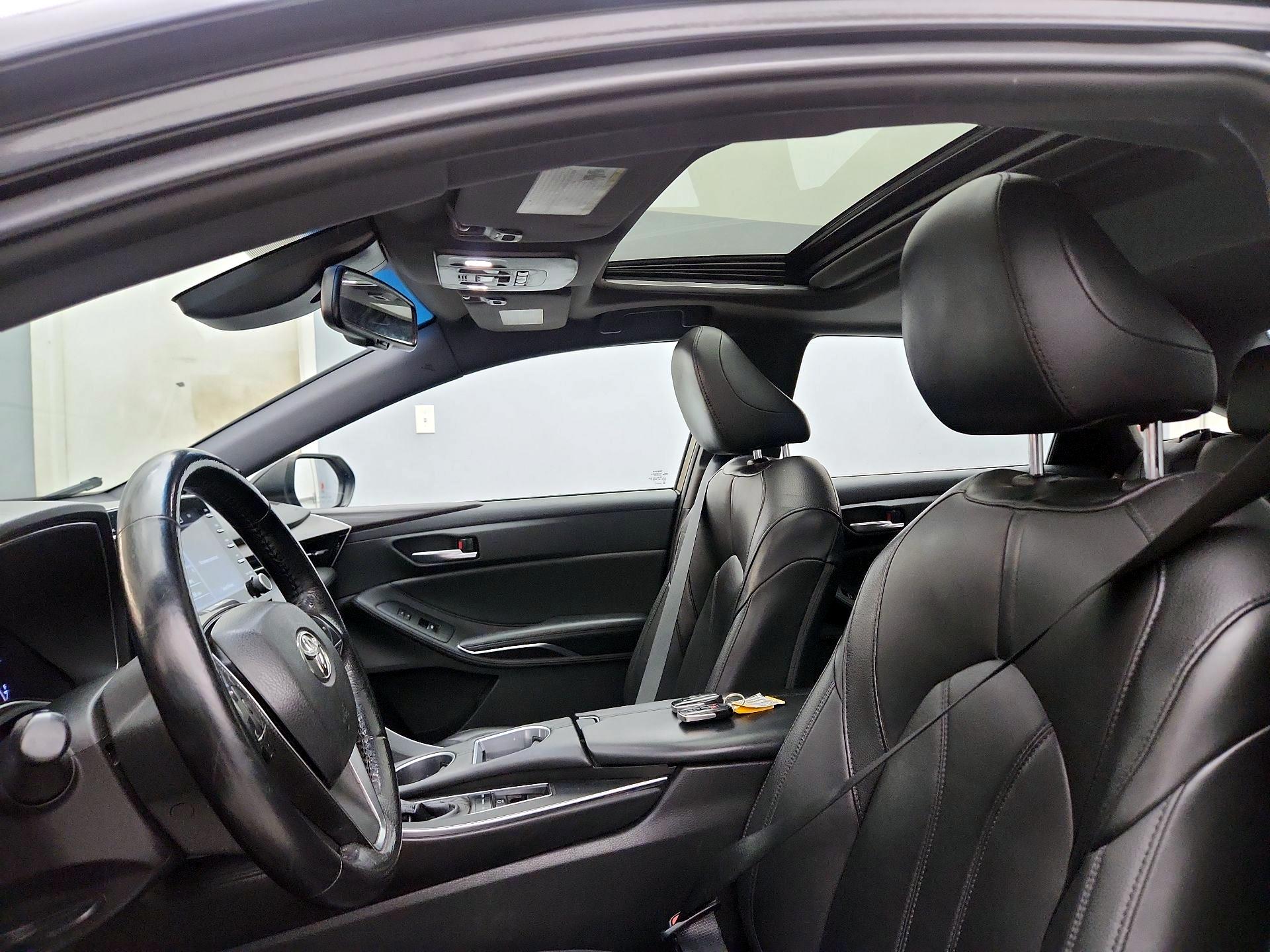 Thumbnail: 2019 Toyota Avalon - 18