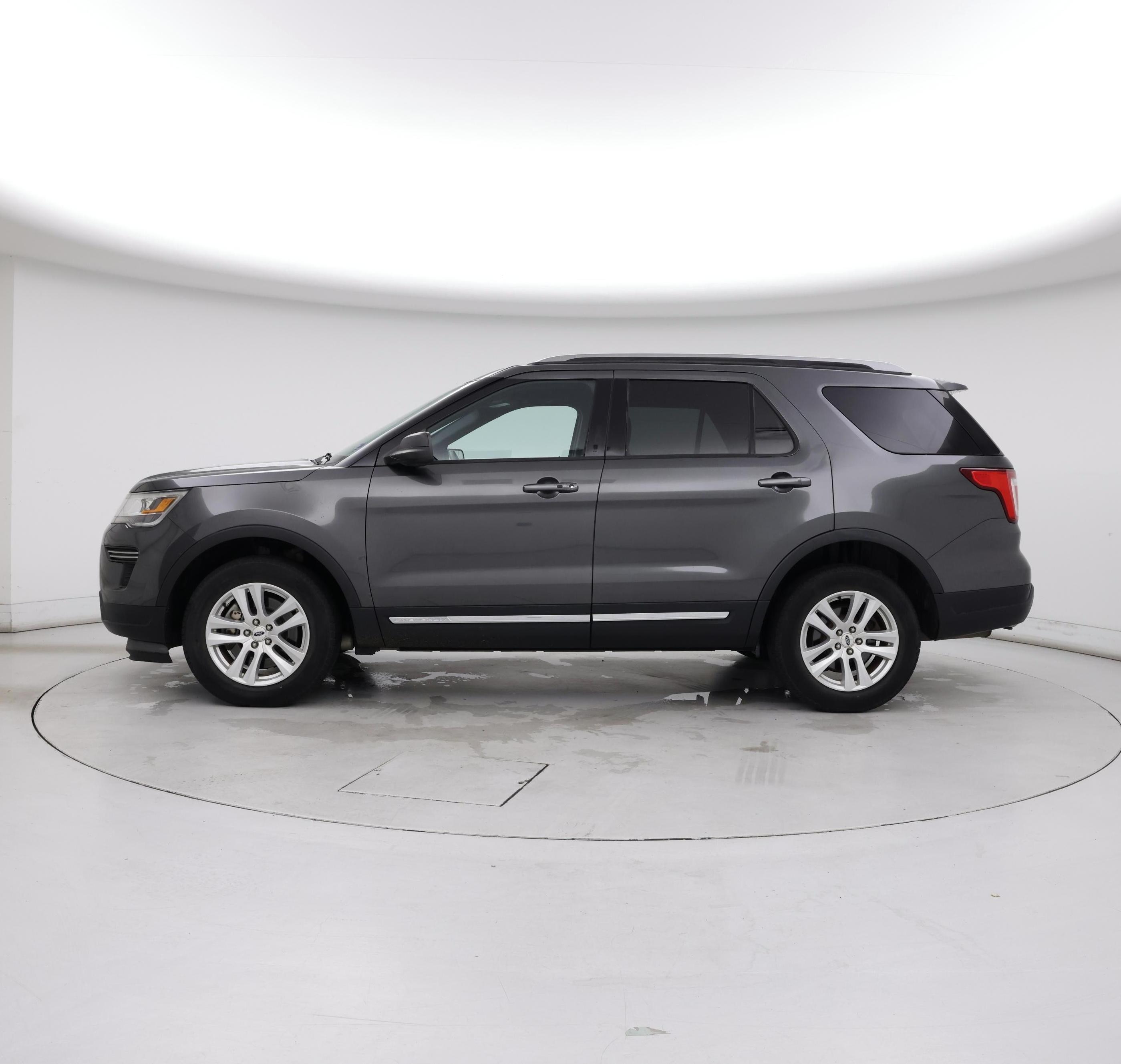 Thumbnail: 2018 Ford Explorer - 3