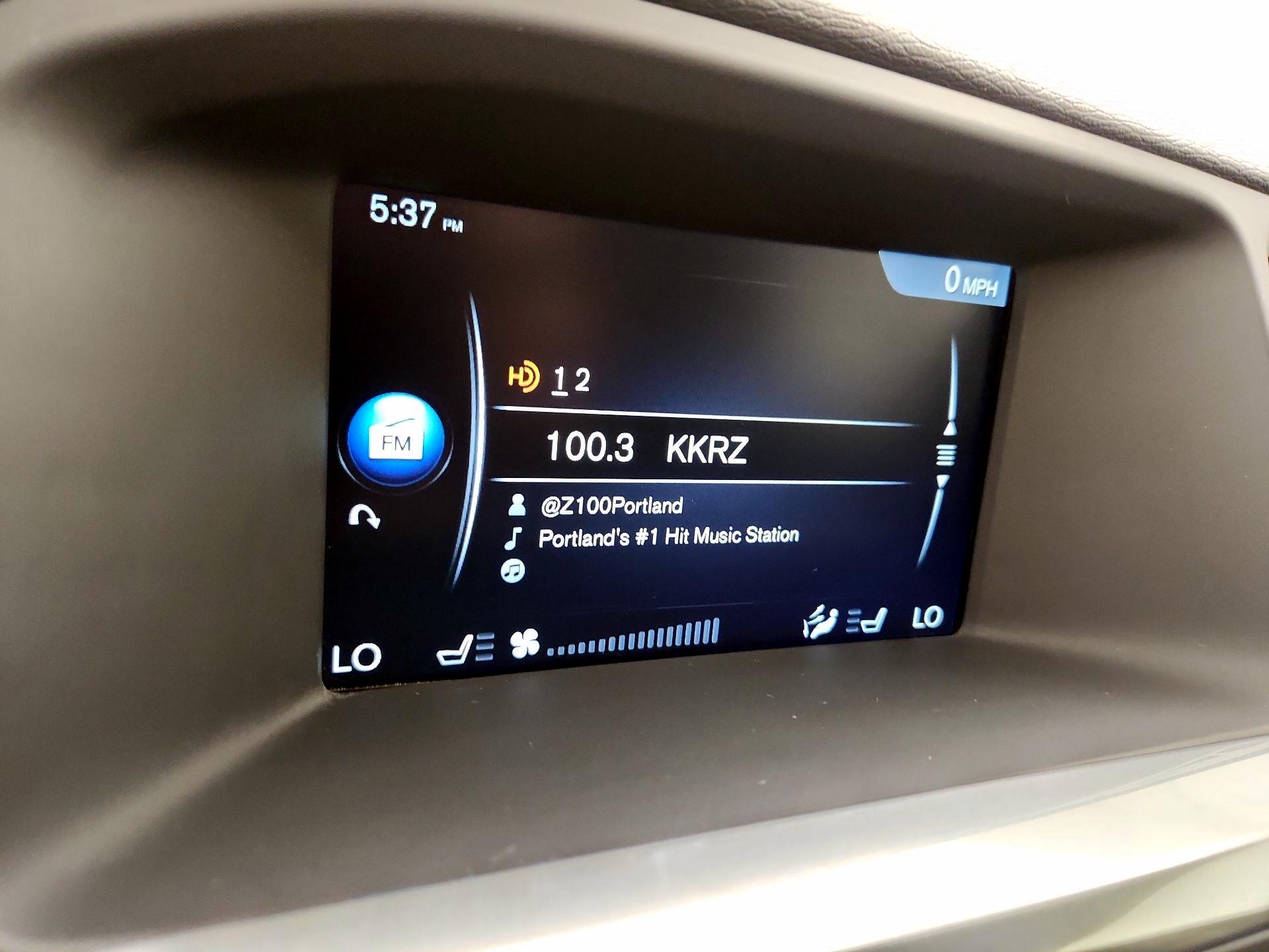 Thumbnail: 2015 Volvo V60 - 16