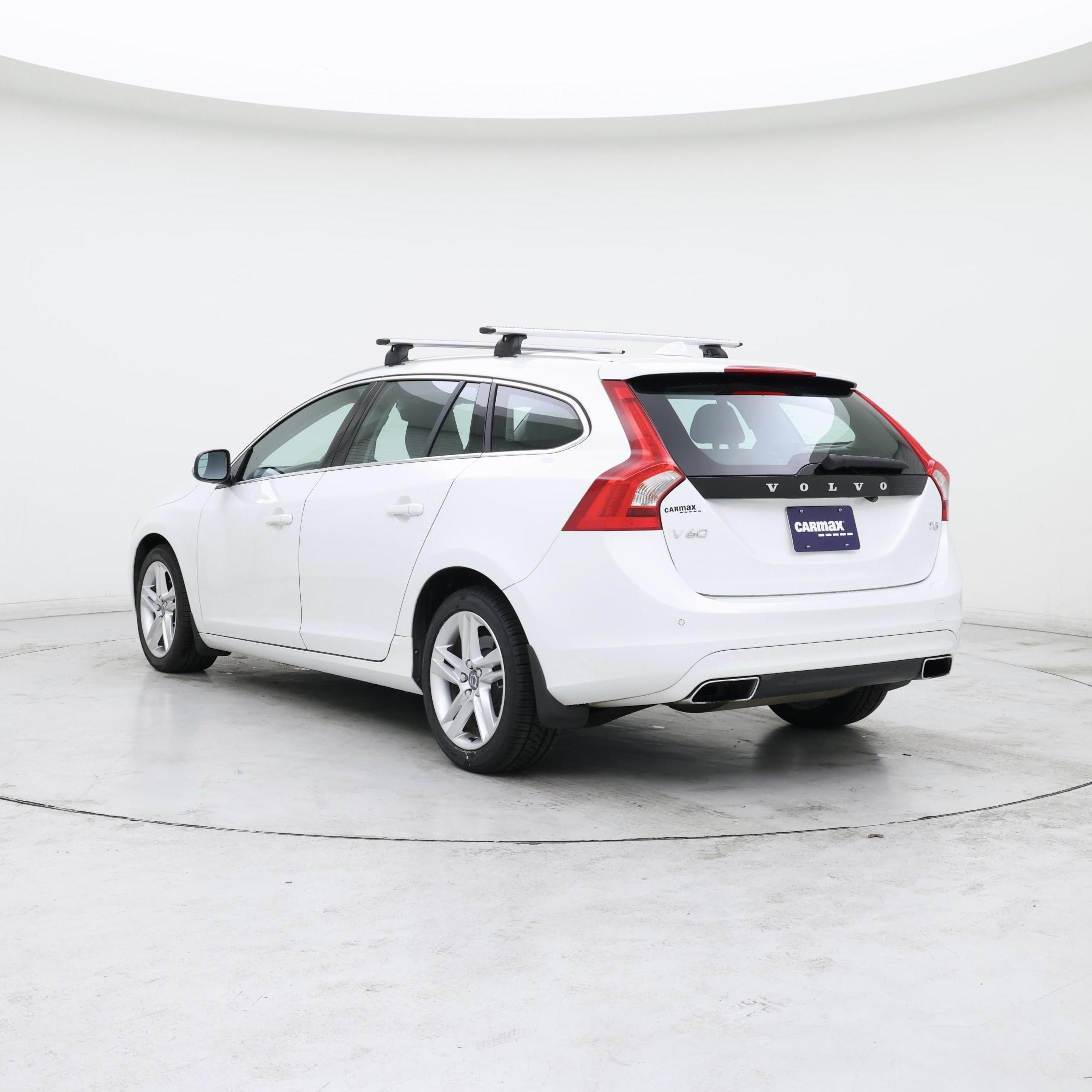 Thumbnail: 2015 Volvo V60 - 2