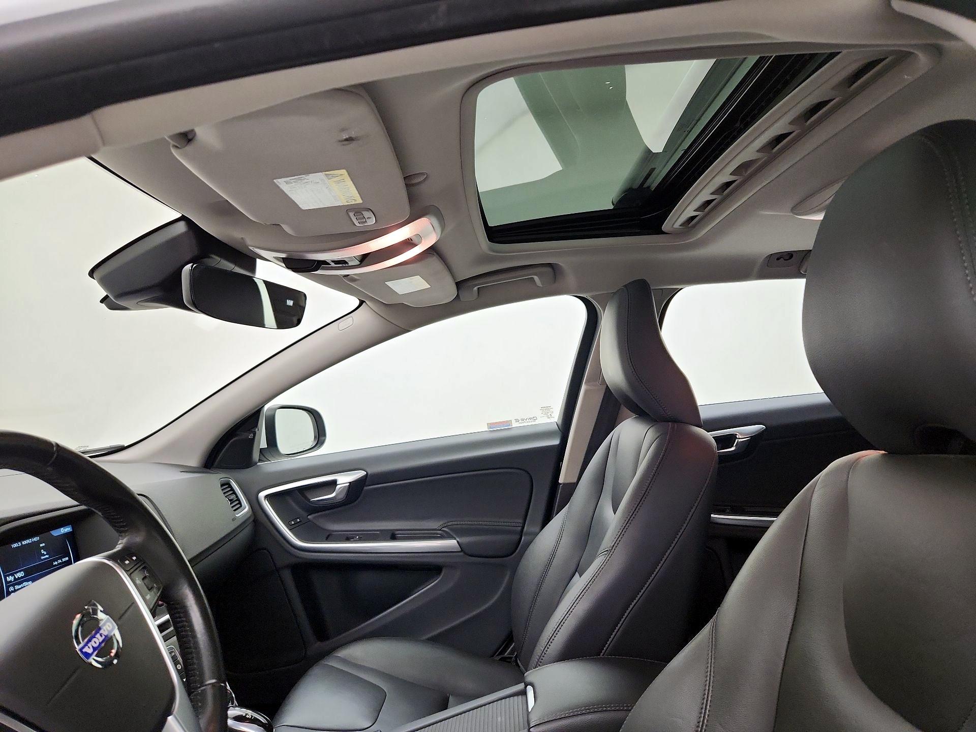 Thumbnail: 2015 Volvo V60 - 20