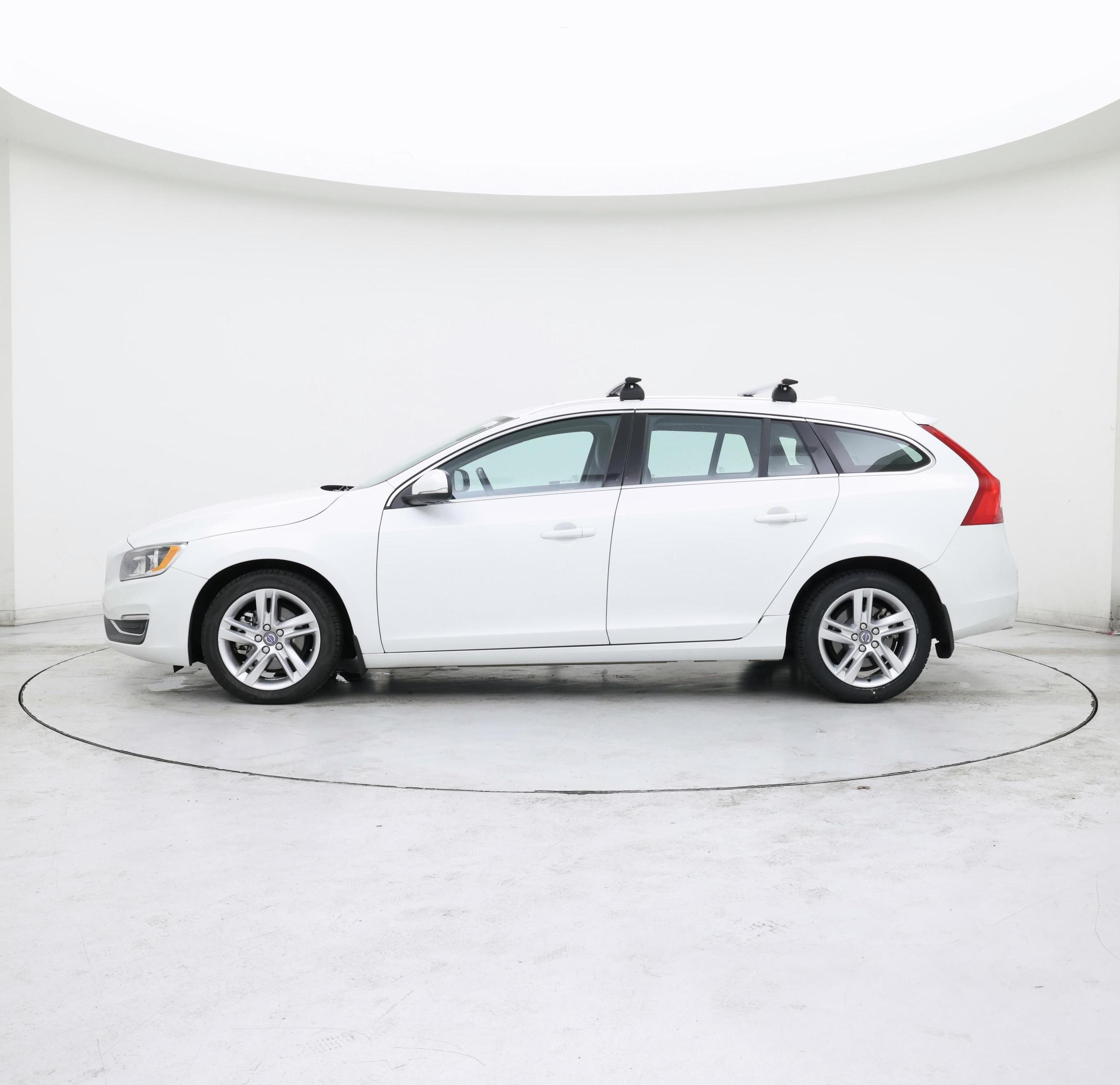 Thumbnail: 2015 Volvo V60 - 3
