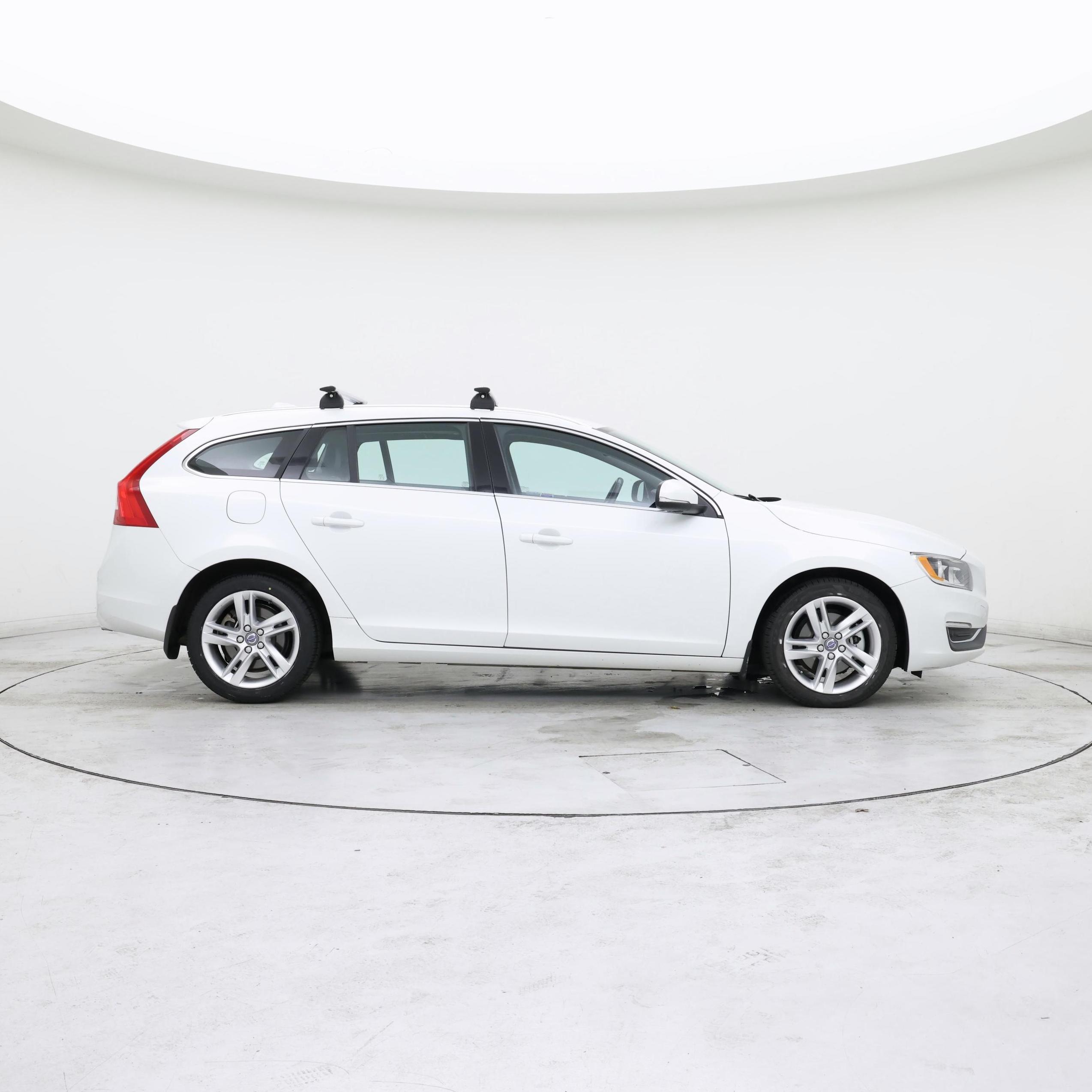 Thumbnail: 2015 Volvo V60 - 7