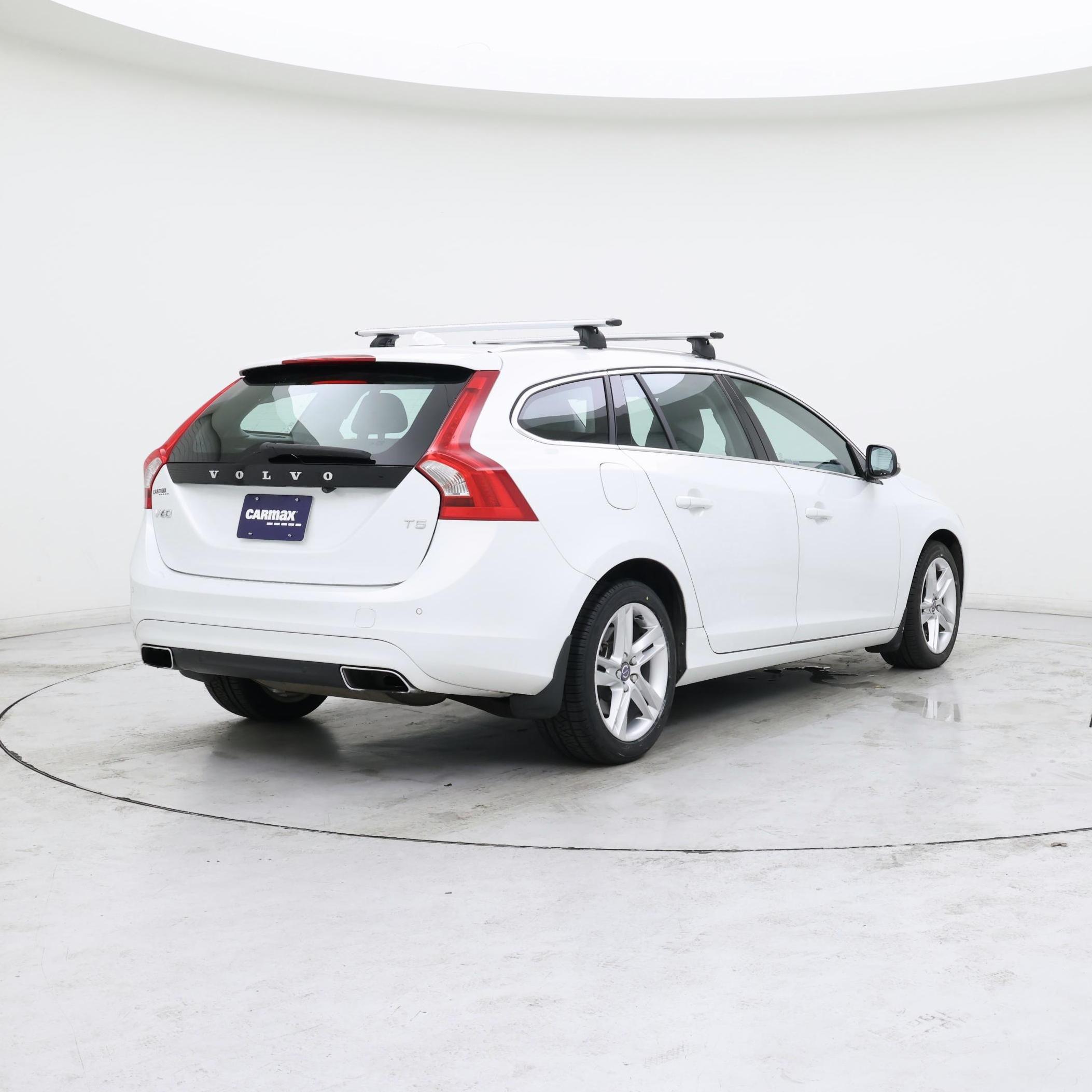 Thumbnail: 2015 Volvo V60 - 8
